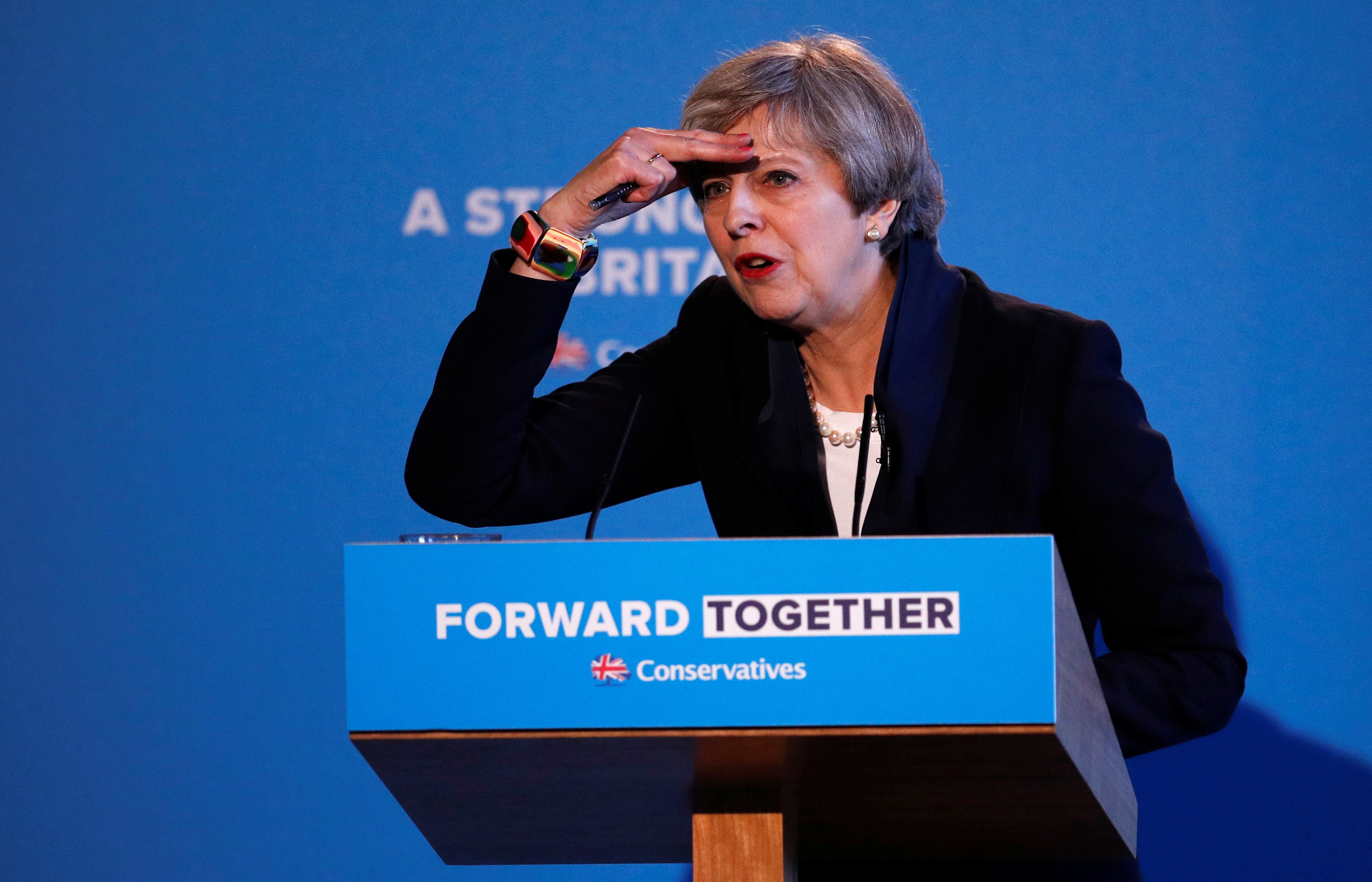 2017-05-18T113623Z_2081861067_RC1EC03DE0E0_RTRMADP_3_BRITAIN-ELECTION