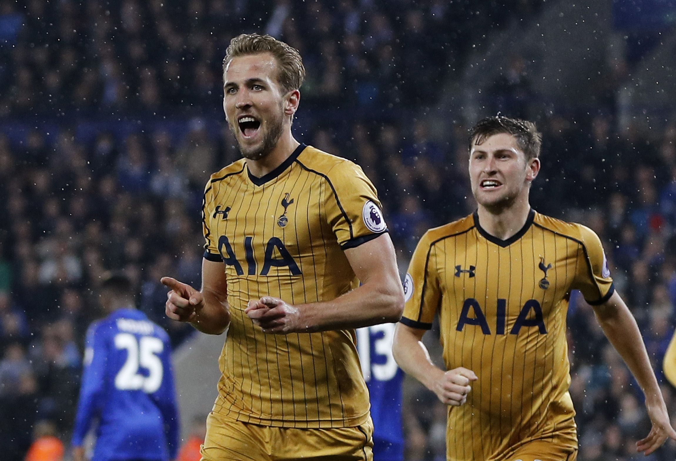 2017-05-18T200935Z_138139775_MT1ACI14794830_RTRMADP_3_SOCCER-ENGLAND-LEI-TOT