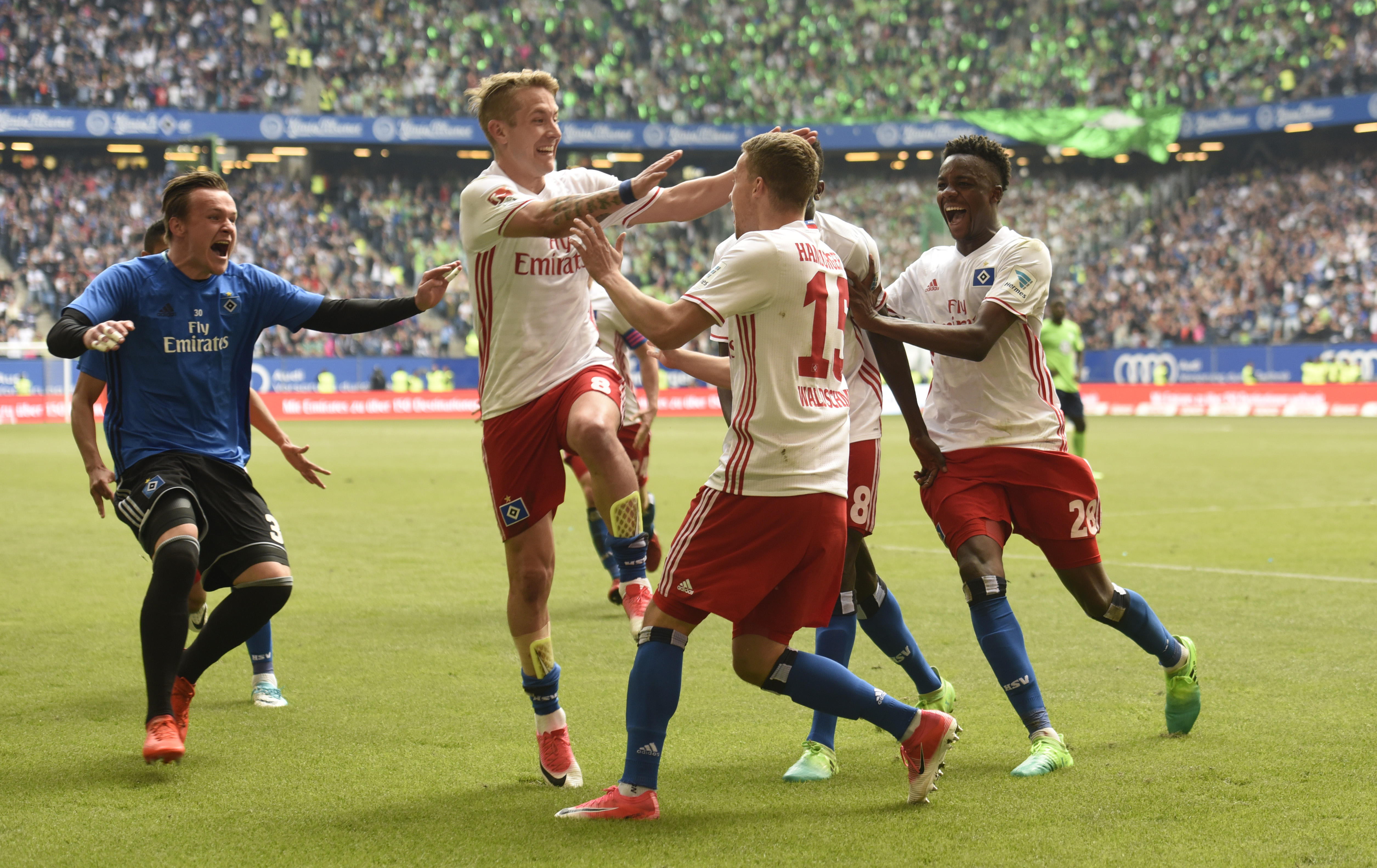 2017-05-20T152617Z_138295577_MT1ACI14795110_RTRMADP_3_SOCCER-GERMANY-HSV-WOB