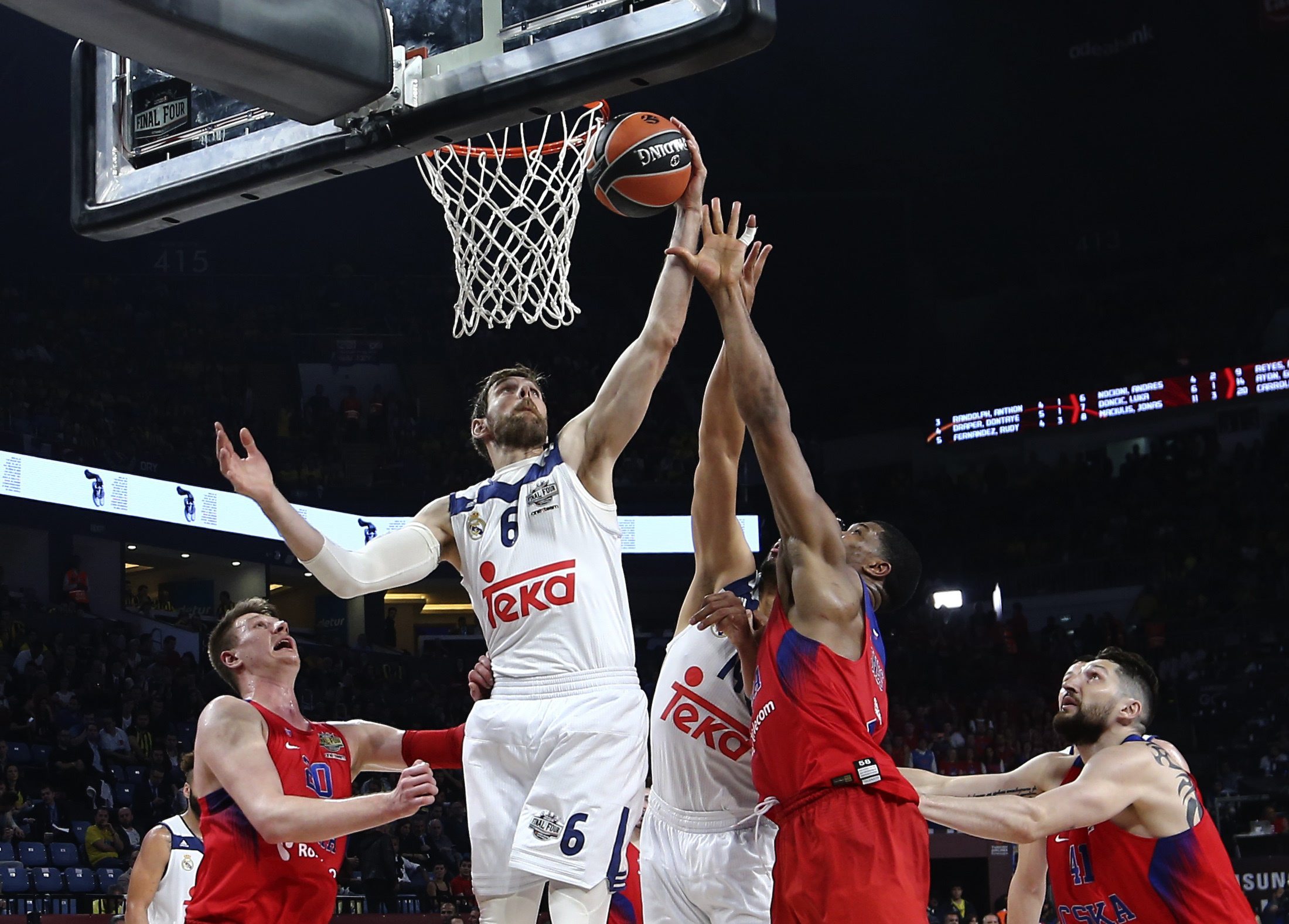 2017-05-21T172353Z_205465501_UP1ED5L1CBS77_RTRMADP_3_BASKETBALL-EUROLEAGUE