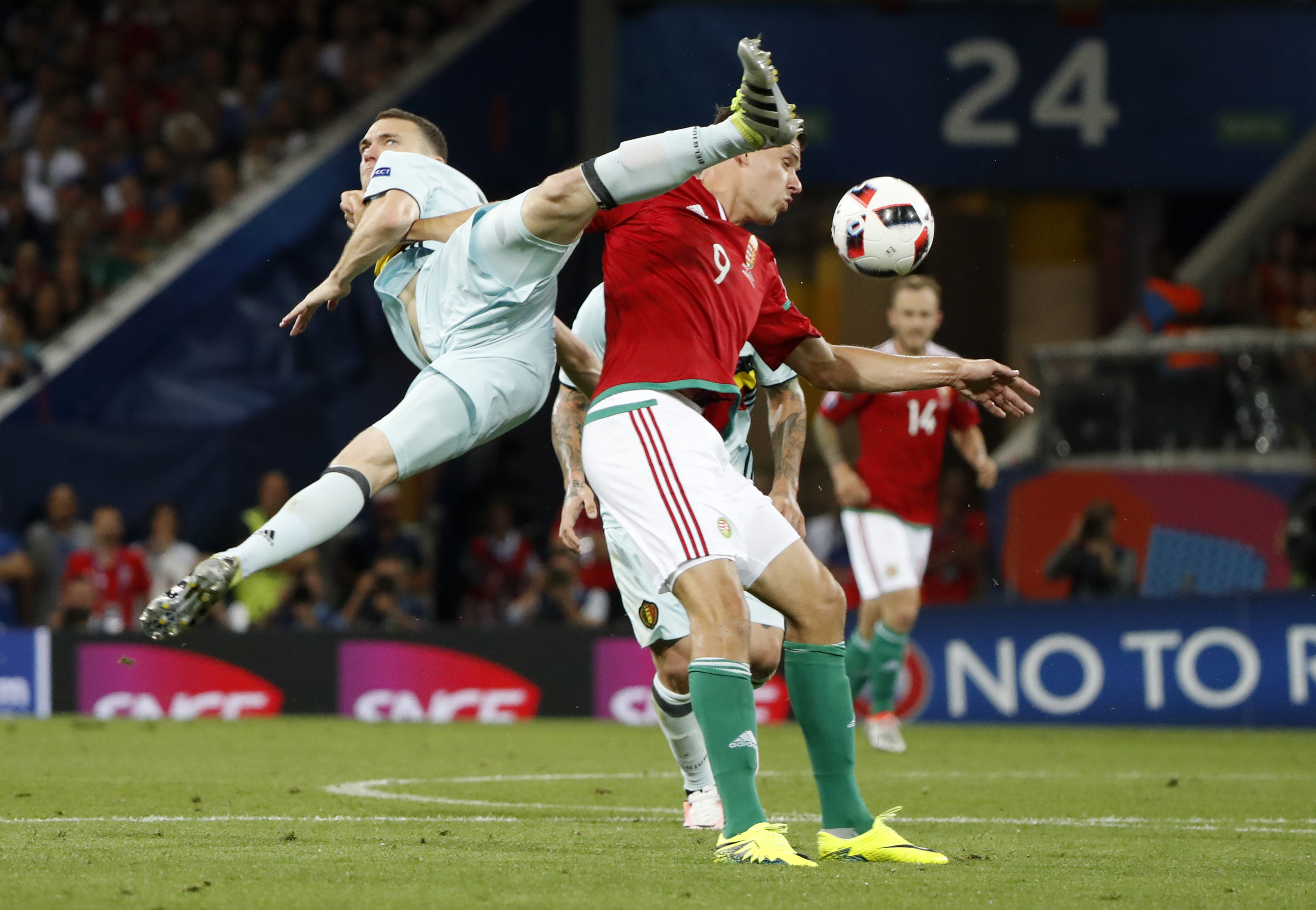 2016-06-26T201603Z_109973763_MT1ACI14458655_RTRMADP_3_SOCCER-EURO-HUN-BEL