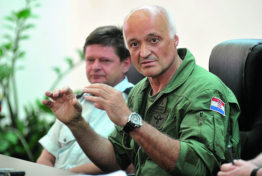 Pilot HRZ-a Ivan Selak