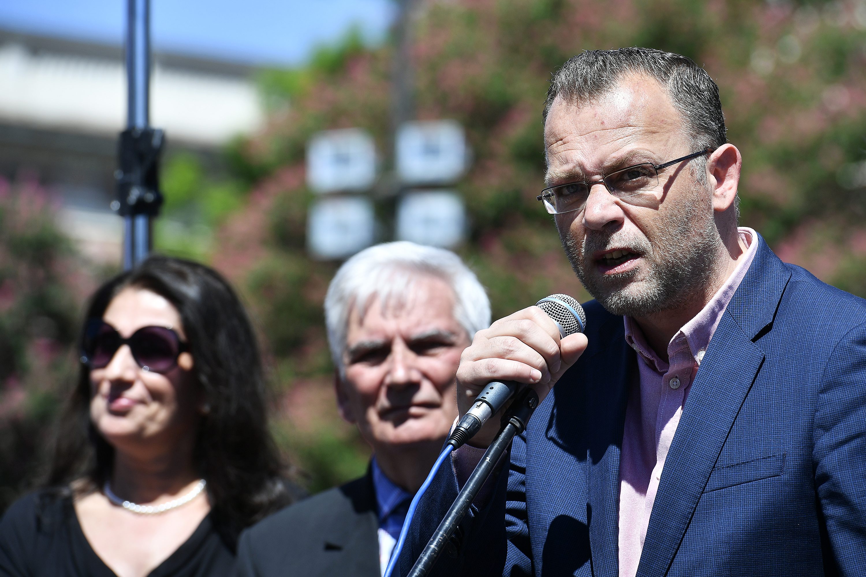 Zlatko Hasanbegović na prosvjedu u organizaciji građanske inicijative Krug za trg s ciljem promjene imena Trga maršala Tita u Kazališni trg