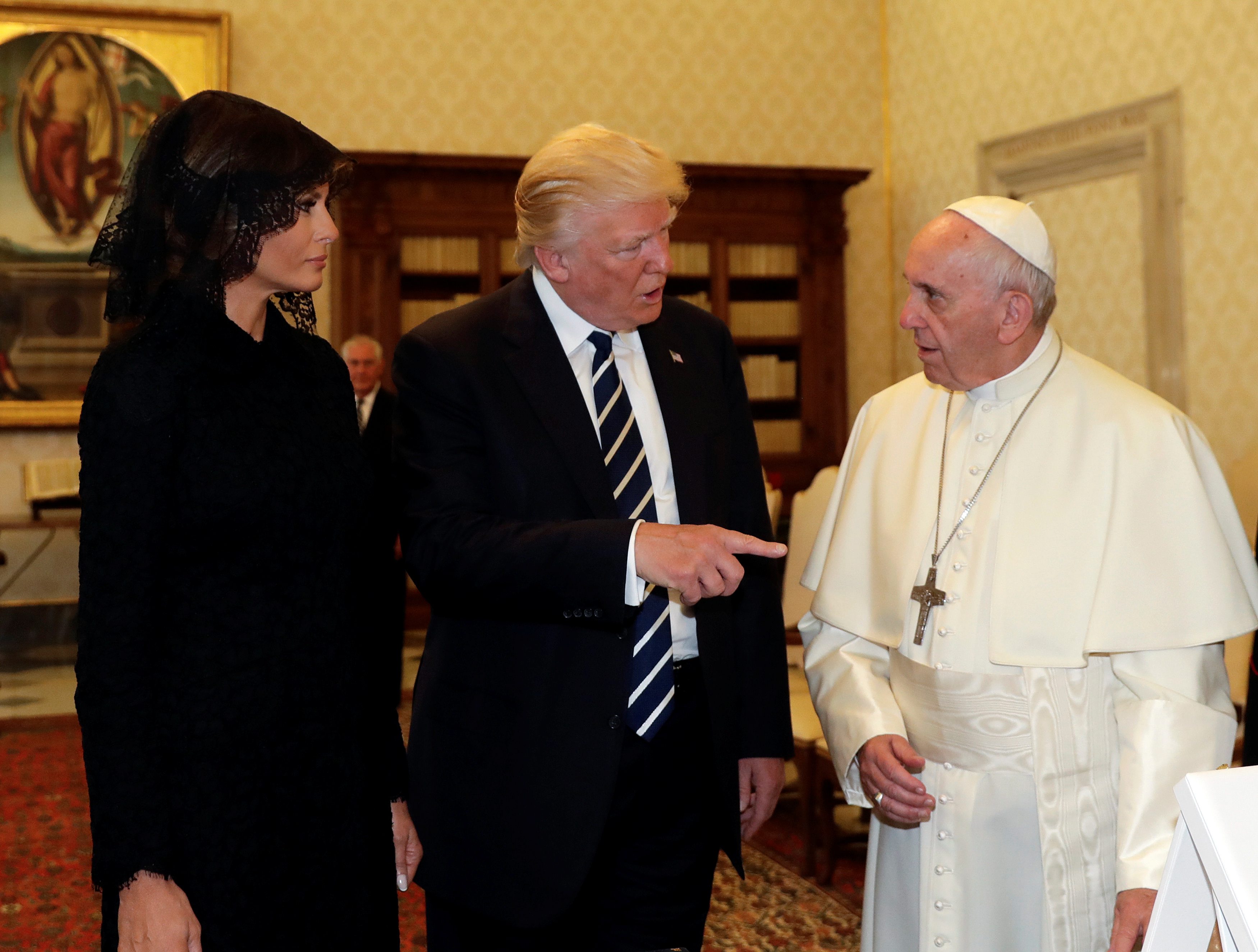 2017-05-24T074952Z_1868581188_RC1BB878C990_RTRMADP_3_USA-TRUMP-POPE