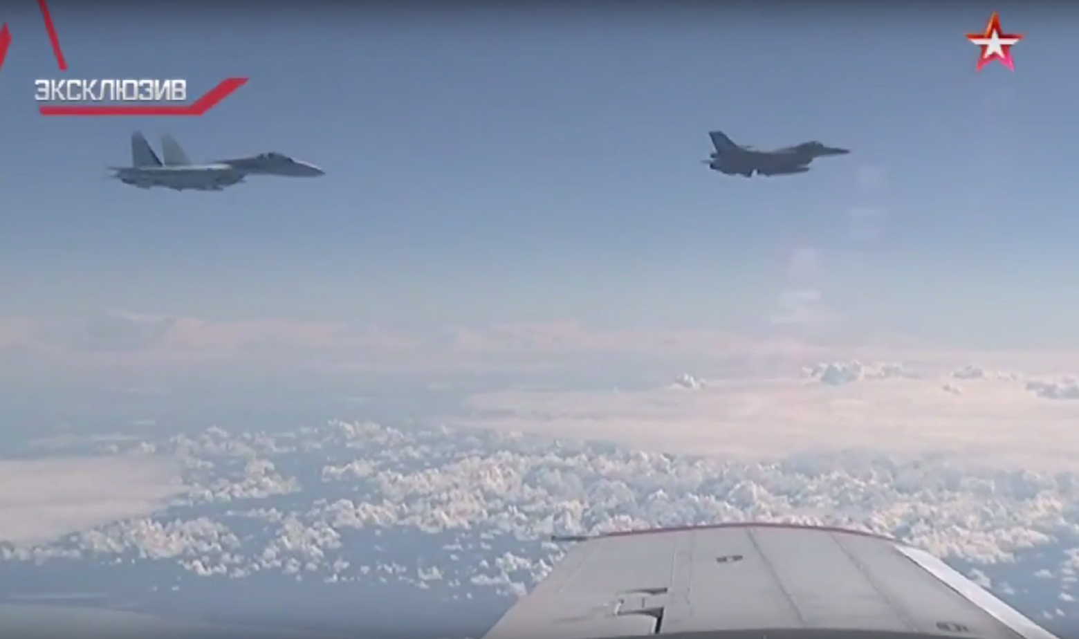 Euski Suhoj Su-27 presreće F-16 NATO pakta, kako se vidi iz zrakoplova ruskog ministra obrane 