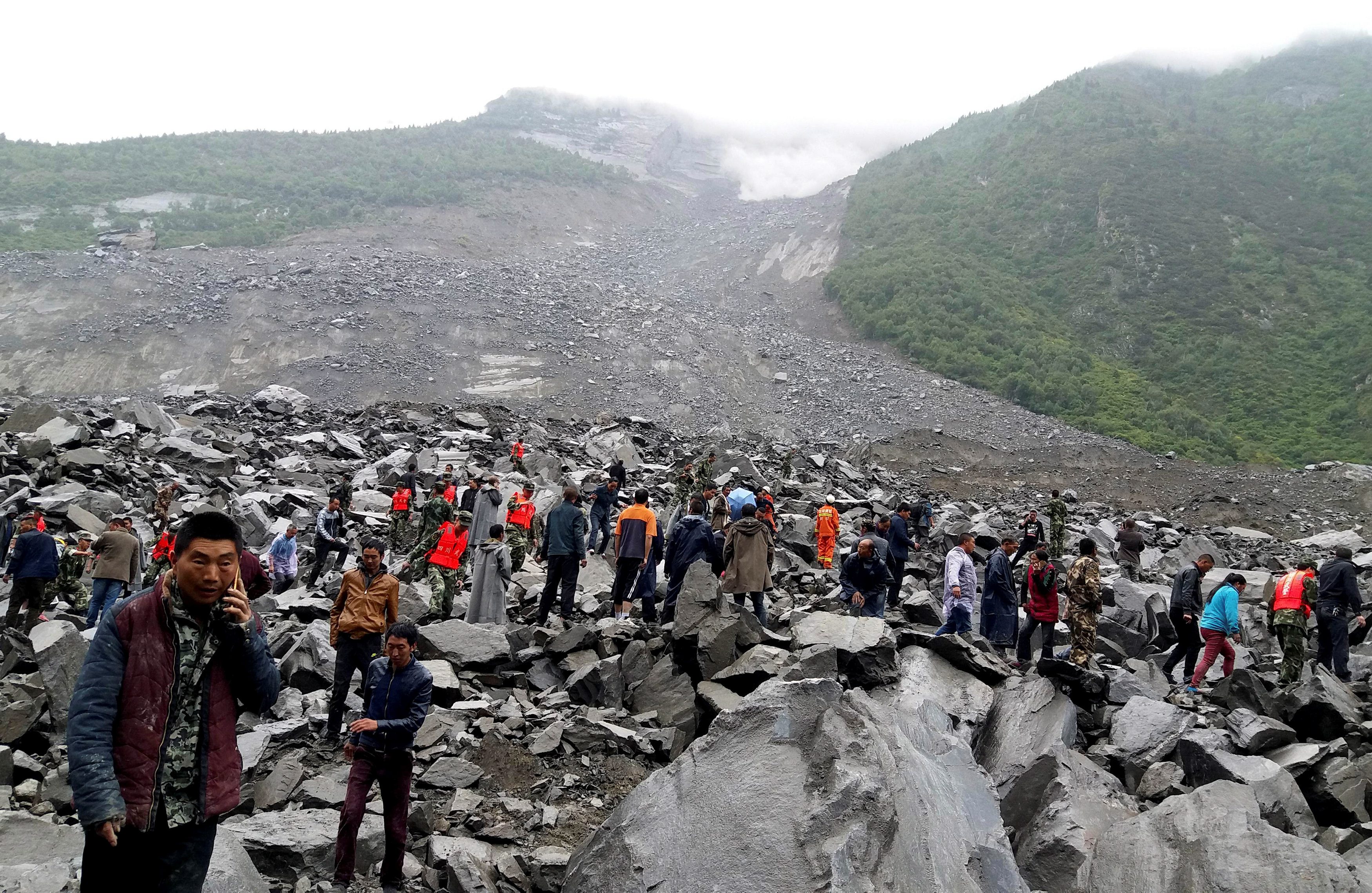 2017-06-24T055039Z_462901368_RC1C0E498350_RTRMADP_3_CHINA-LANDSLIDE