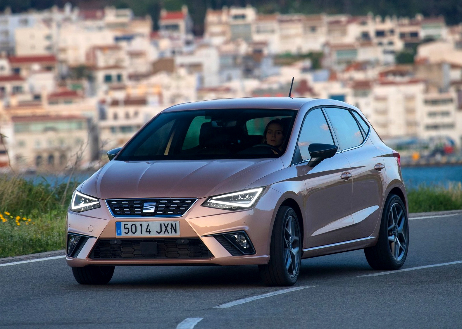Seat-Ibiza-2018-1600-0a