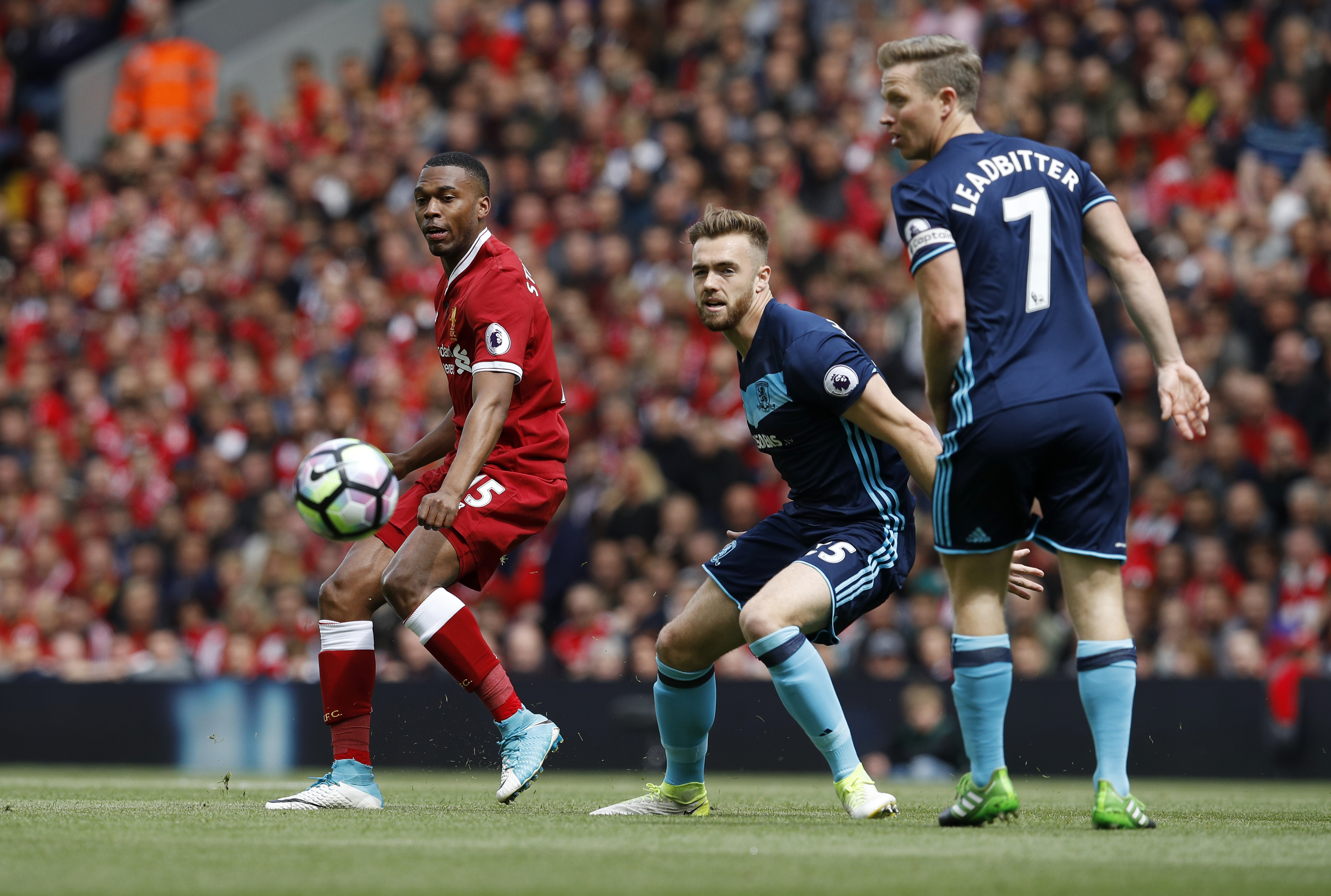 2017-05-21T140706Z_138377226_MT1ACI14795799_RTRMADP_3_SOCCER-ENGLAND-LIV-MID