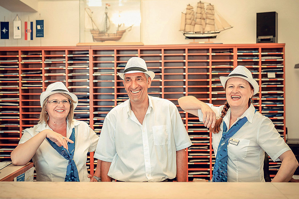 Recepcionari Sabina Tomulić, Sanjin Krstinić i Mirjana Perić