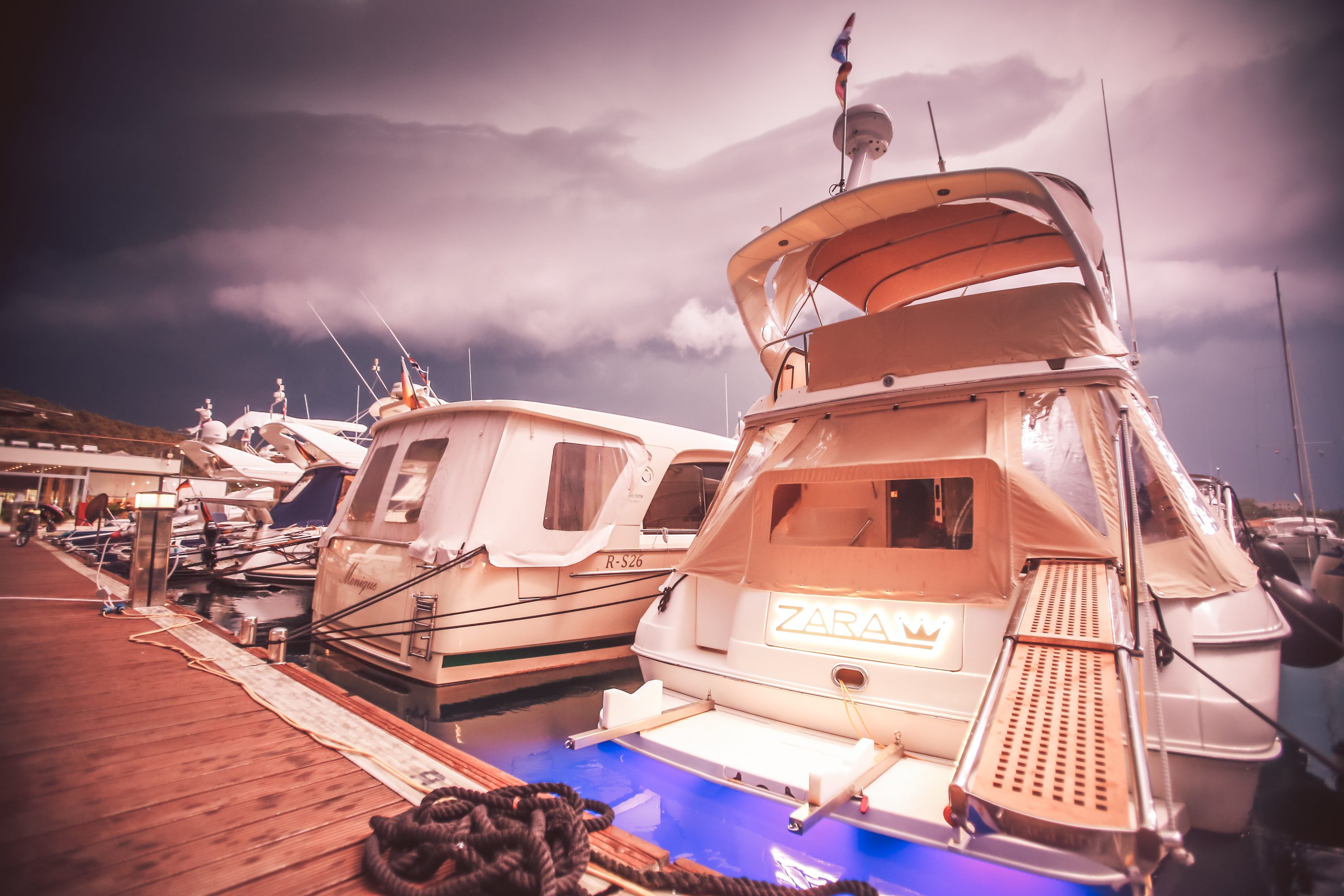 Marina Olive Island u Sutomičćici.