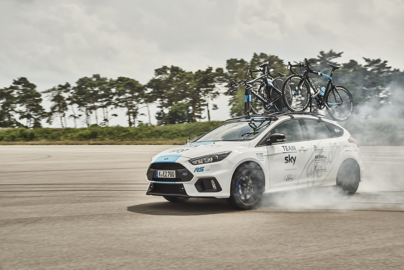ford-focus-rs-2017-tour-de-france-1