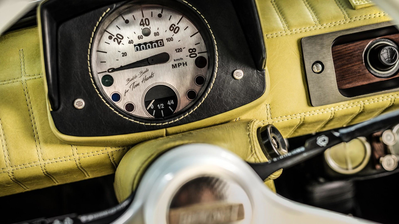 fiat-126p-tom-hanks-carlelkx