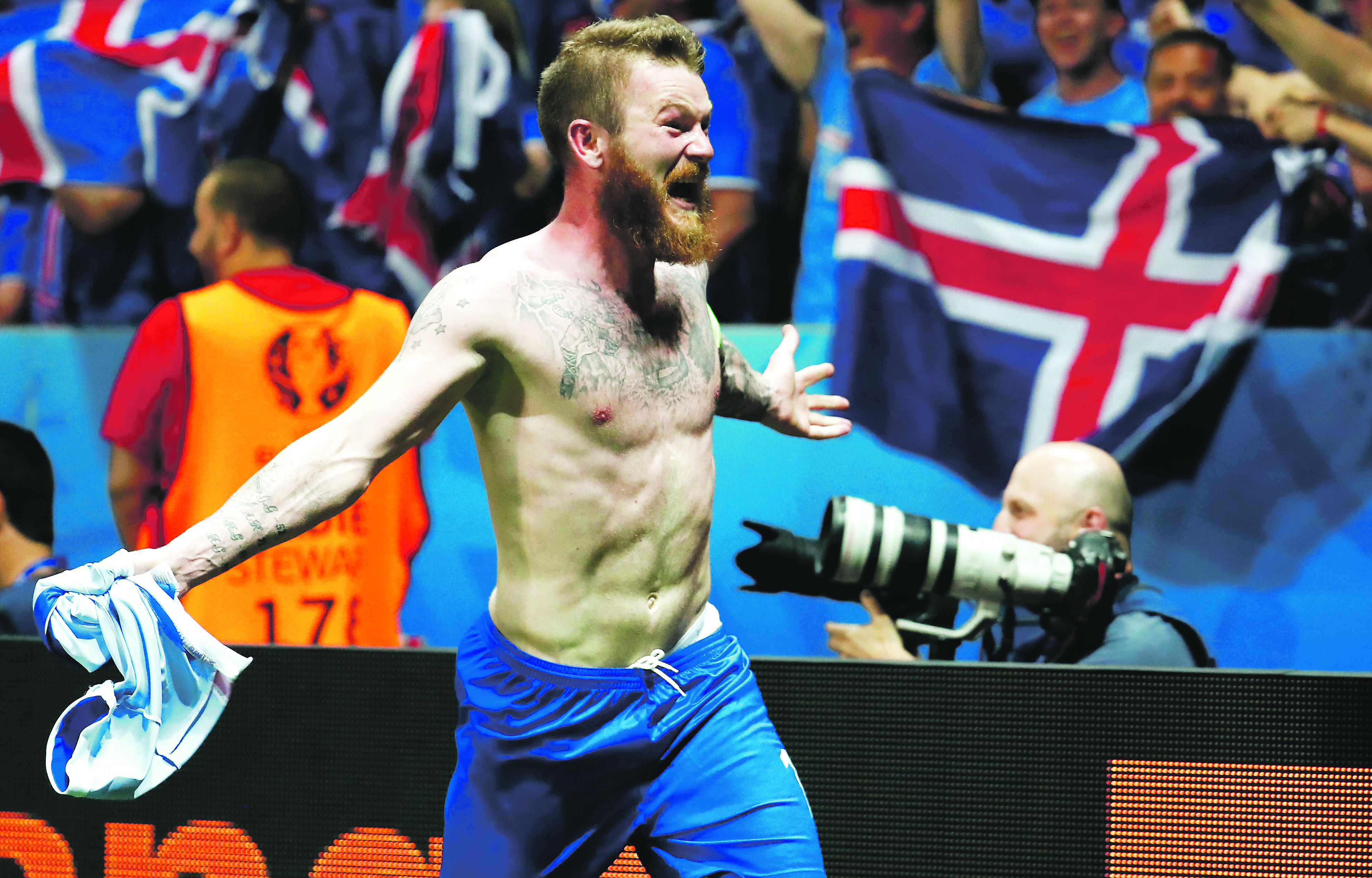 2016-06-27T205554Z_110062554_MT1ACI14461083_RTRMADP_3_SOCCER-EURO-ENG-ICE_copy