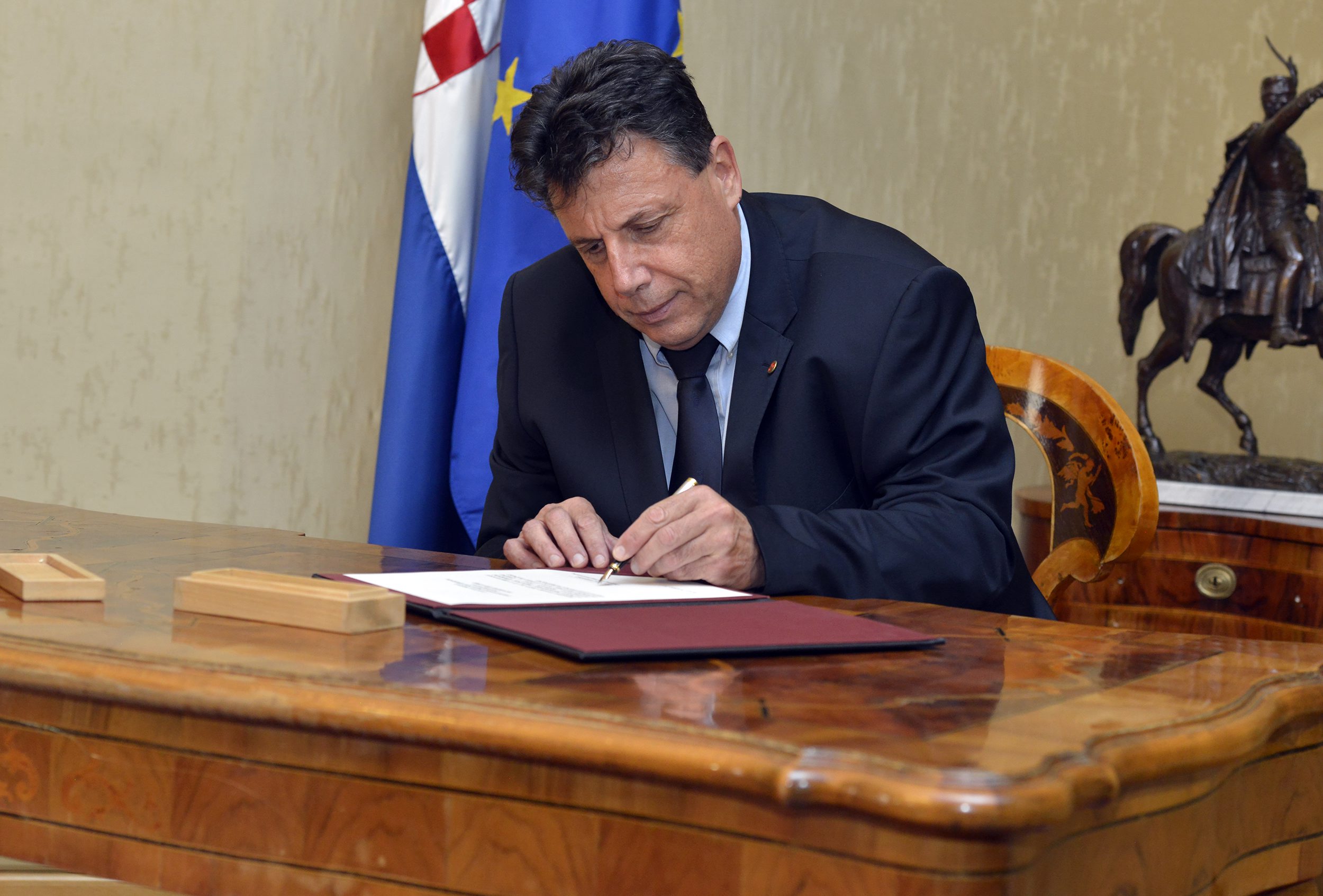 sessa_prisega5-200717_2