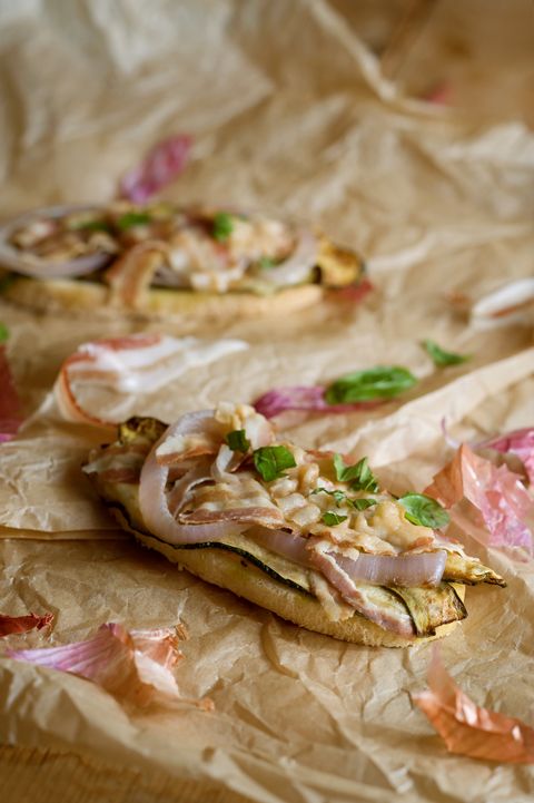 Bruschetta s pečenom tikvicom, kapulom i pancetom