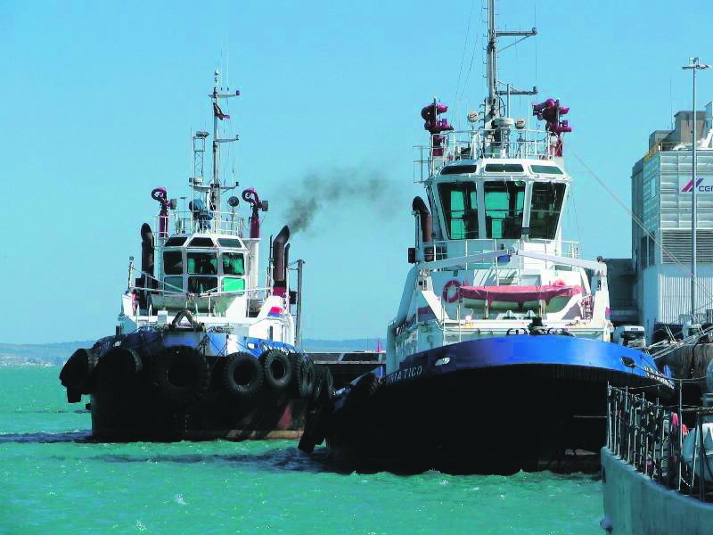 136642-175738-LR_Tugs1
