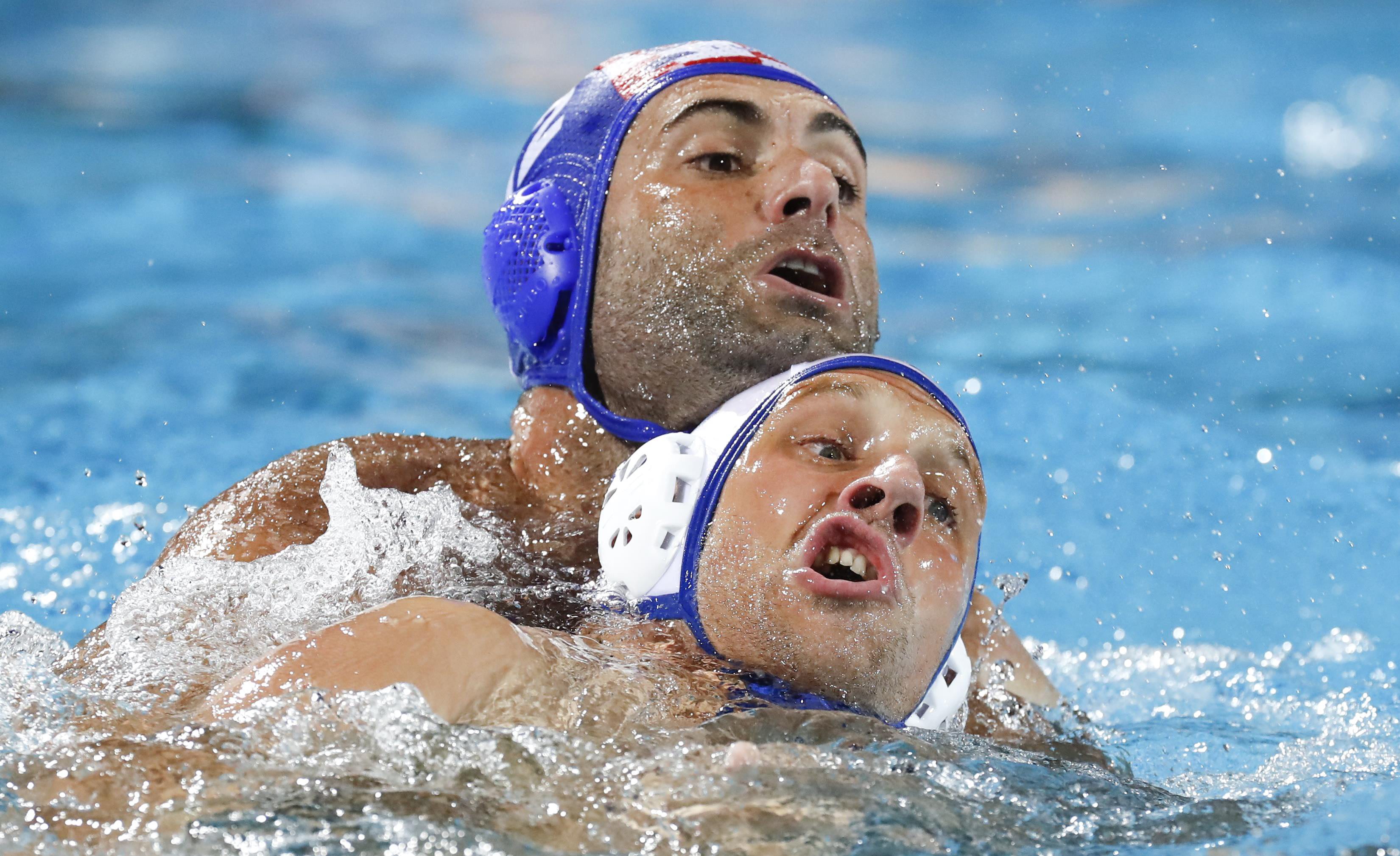 2017-07-27T204652Z_658889764_UP1ED7R1LQ20R_RTRMADP_3_SWIMMING-WORLD