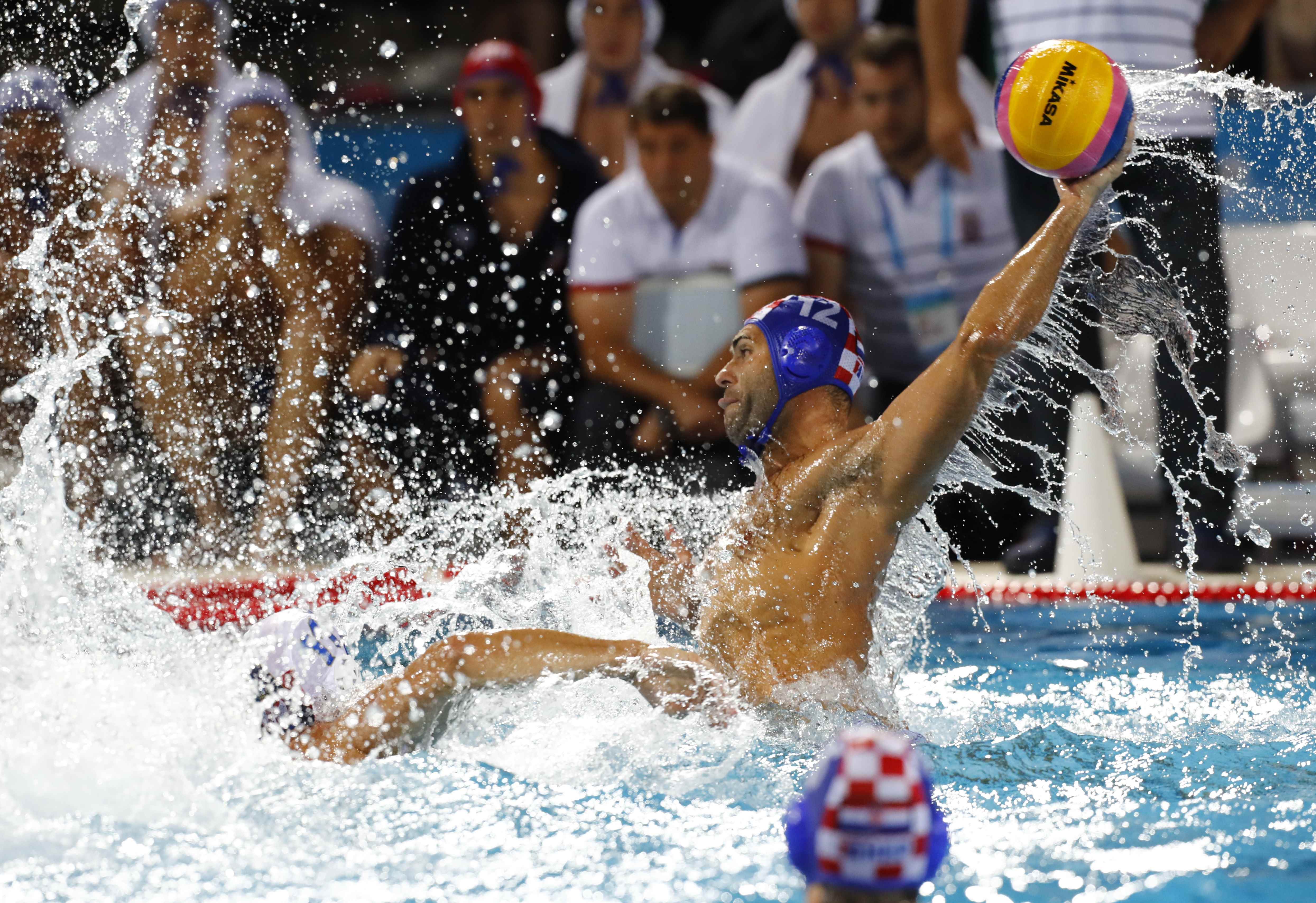 2017-07-27T201610Z_1122246288_UP1ED7R1KAX05_RTRMADP_3_SWIMMING-WORLD