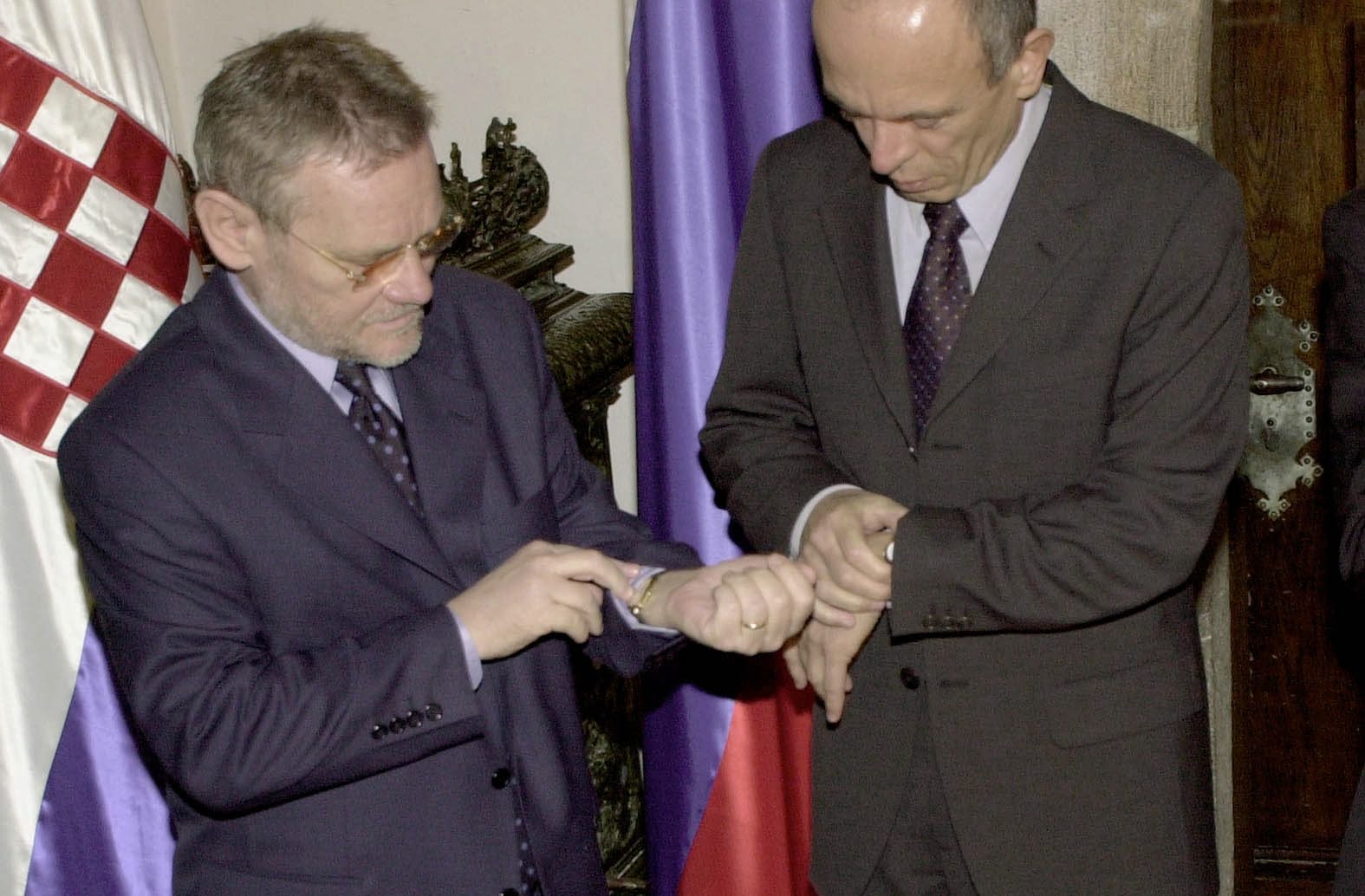 RACAN_DRNOVSEK11104-desk