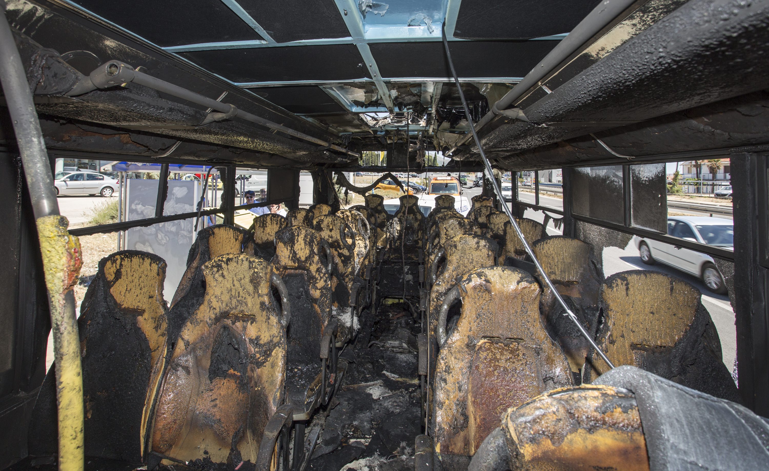 autobus_pozar1-040717