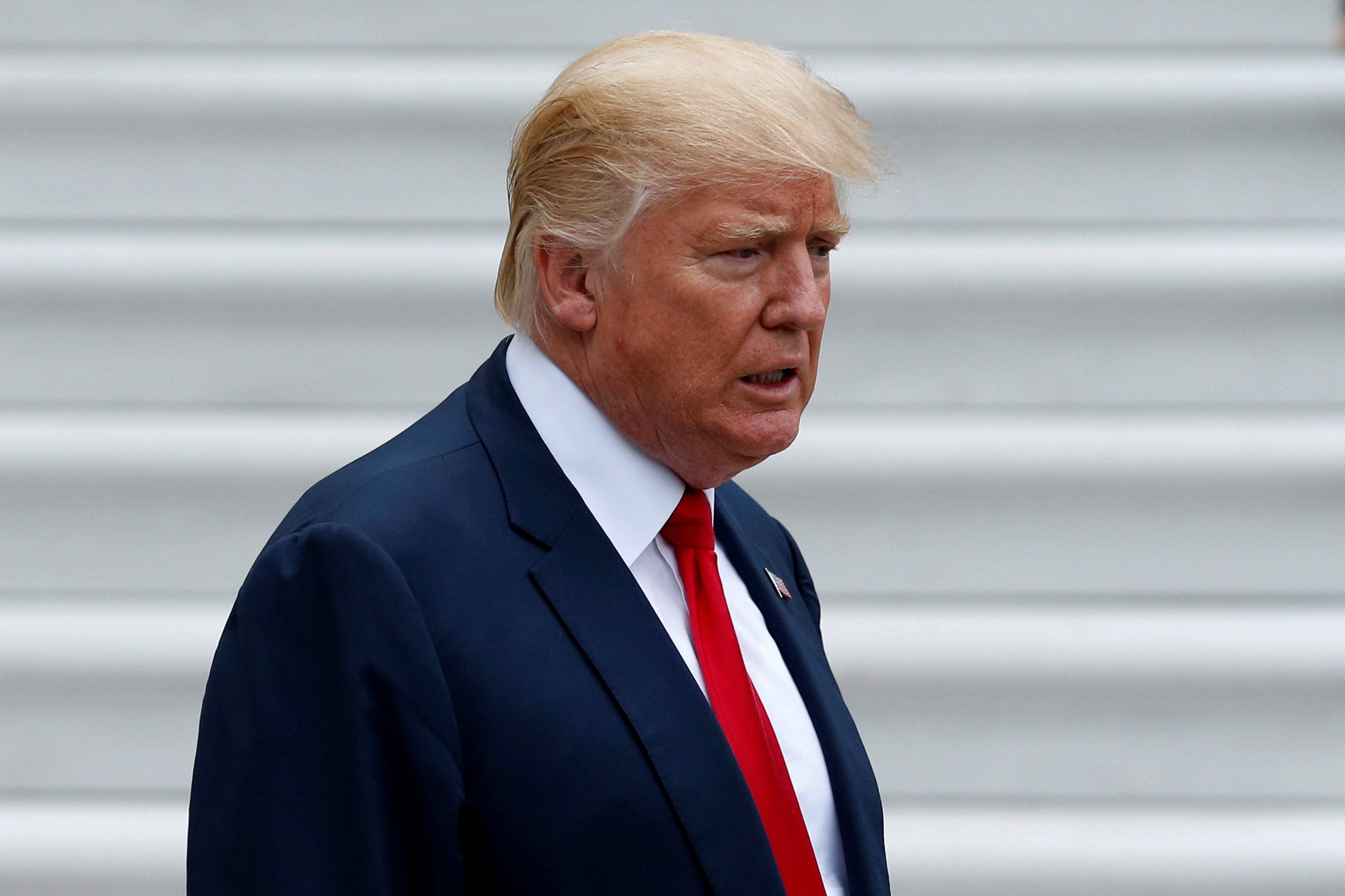 2017-08-14T231903Z_1662598615_RC14722615A0_RTRMADP_3_USA-TRUMP