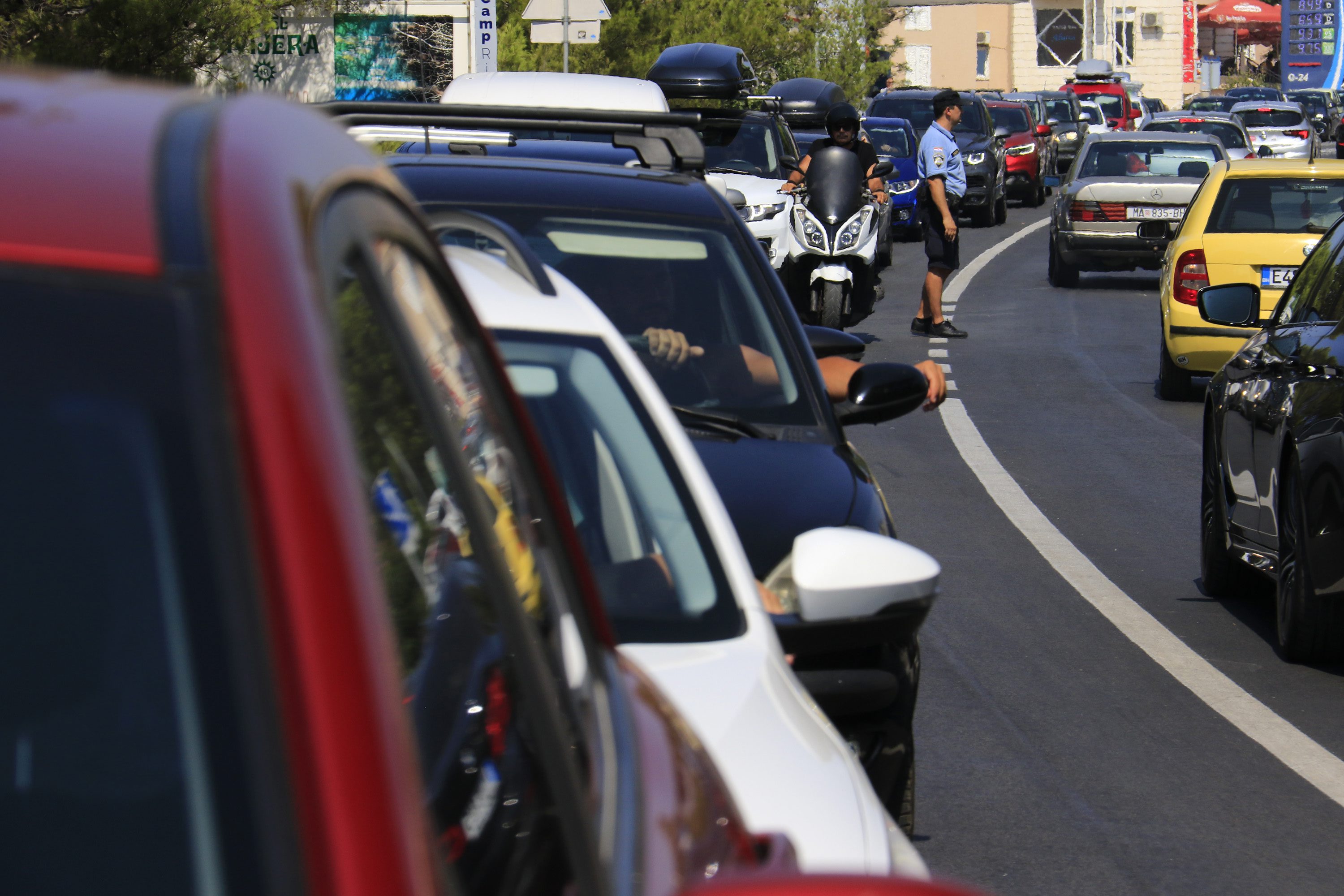 Na fotografiji: Gužva na magistrali kod Makarske