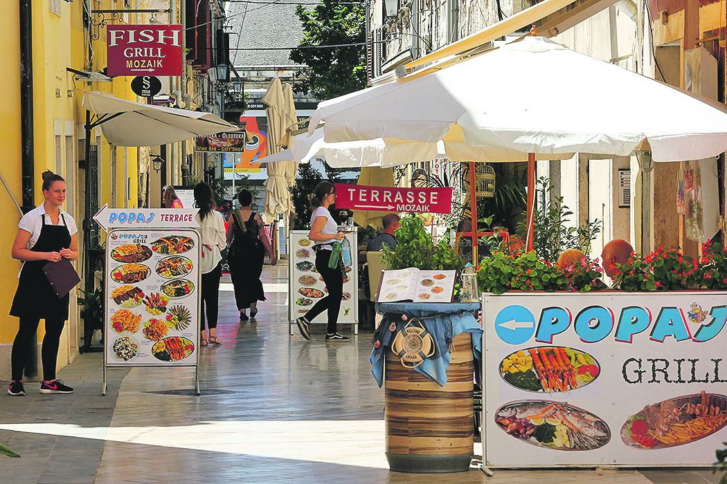 turisti-pula5-140817