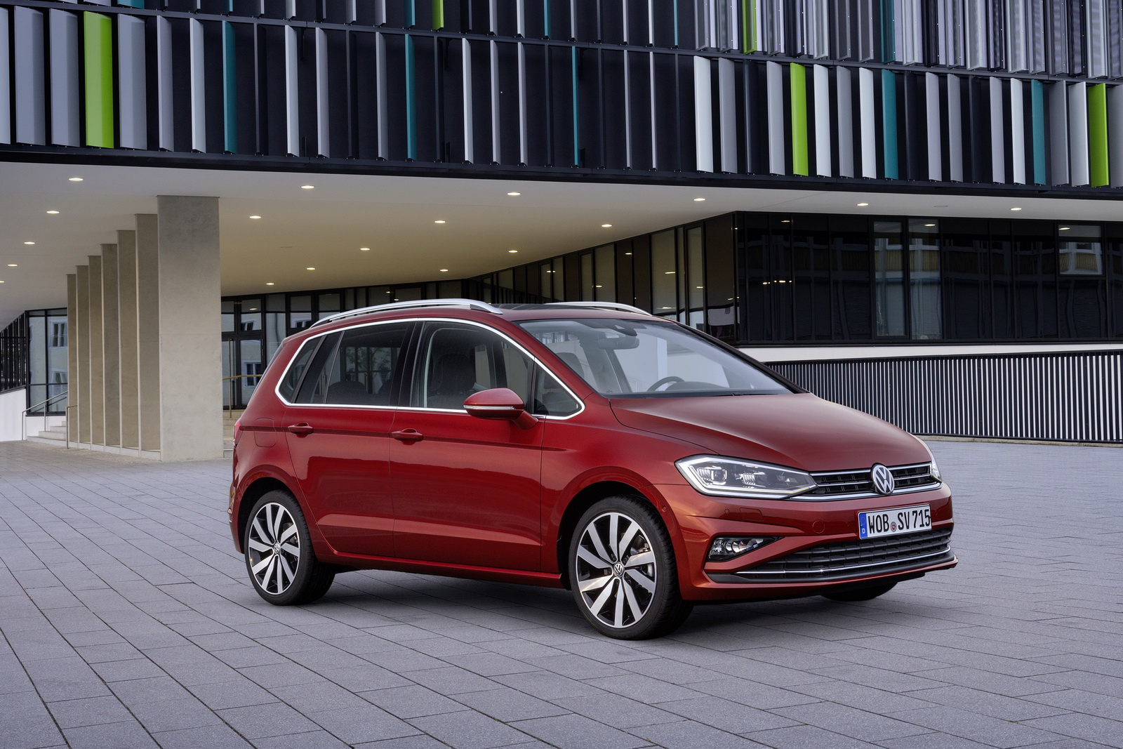 2018-vw-golf-sportsvan-1