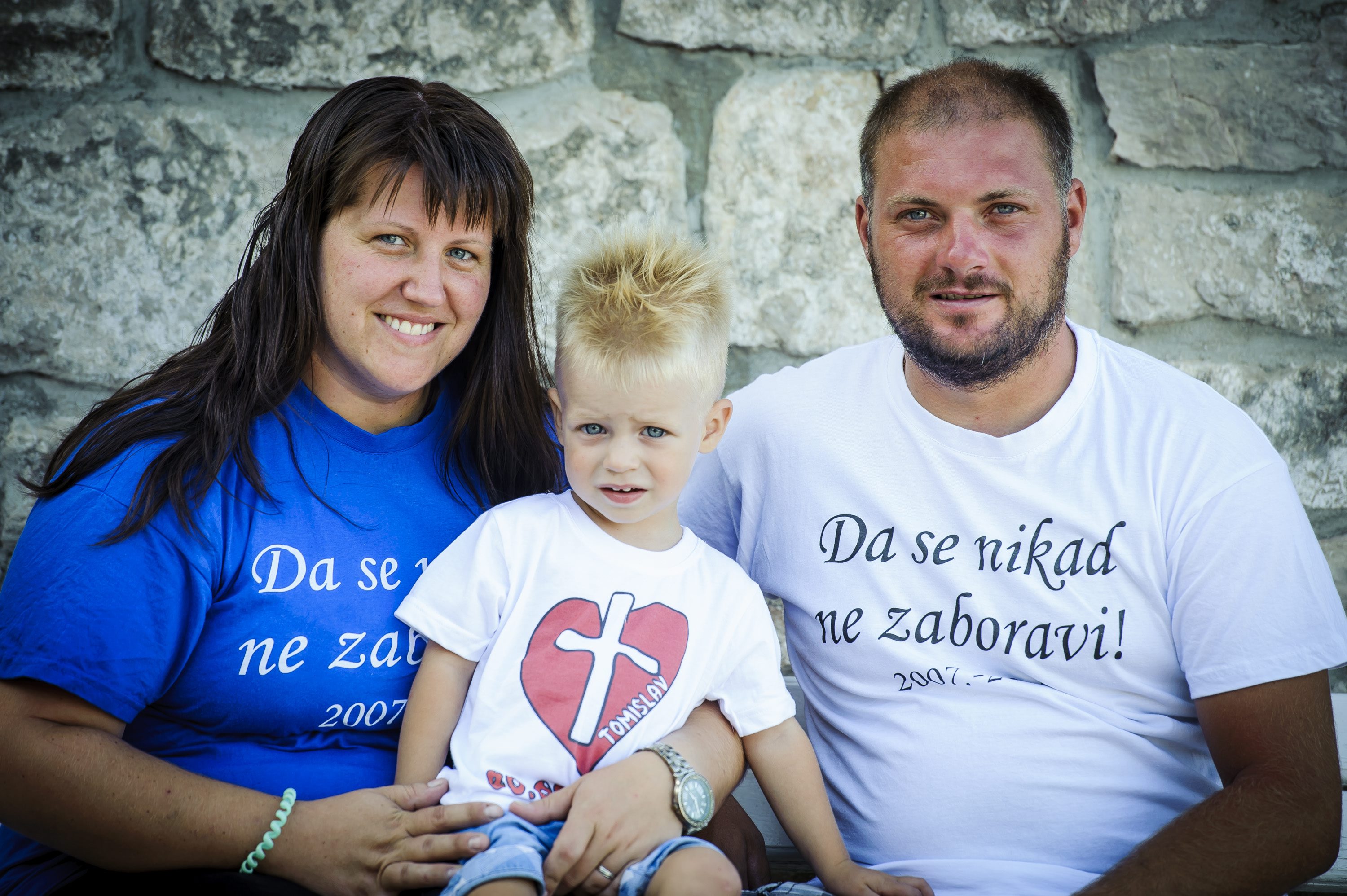 Koliko god obitelji bilo teško podnositi veliku bol koju im je nanio prokleti 30. kolovoza 2007. godine i koja punih deset godina prolazi osobnu kalvariju zbog neviđene tragedije koja ju je zadesila, ali i druge obitelji, priča o malenom Tomislavu Crvelinu na neki način priča je o neuništivosti života i ljubavi