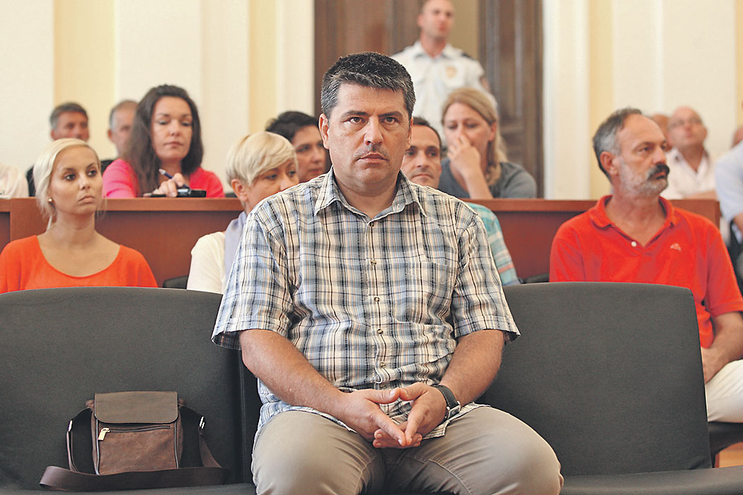 Bivši šibenski vatrogasni zapovjednik Dražen Slavica 2013. godine nepravomoćno je oslobođen optužbi po odluci suca Borisa Babića, no Vrhovni sud je presudu poništio zbog proceduralnih  pogrešaka jer je sudsko vijeće imalo tri, a ne pet članova