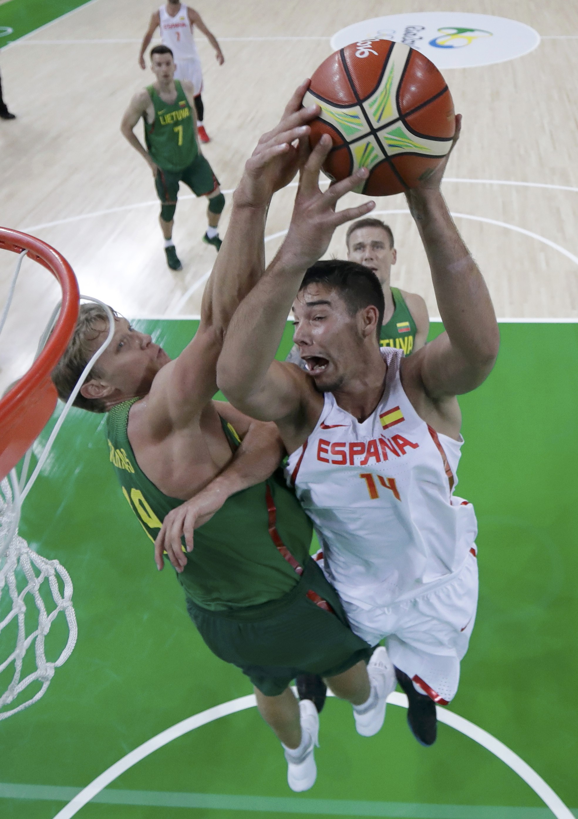 2016-08-13T233501Z_778711226_RIOEC8D1TIB1M_RTRMADP_3_OLYMPICS-RIO-BASKETBALL-M