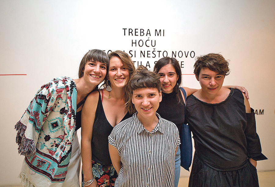 Članice umjetničkog kolektiva Ljubavnice: Hrvoslava Brkušić, Tamara Bilankov, Stella Leboš, Luana Lojić, Ivana Pipal i Ana Vuzdarić