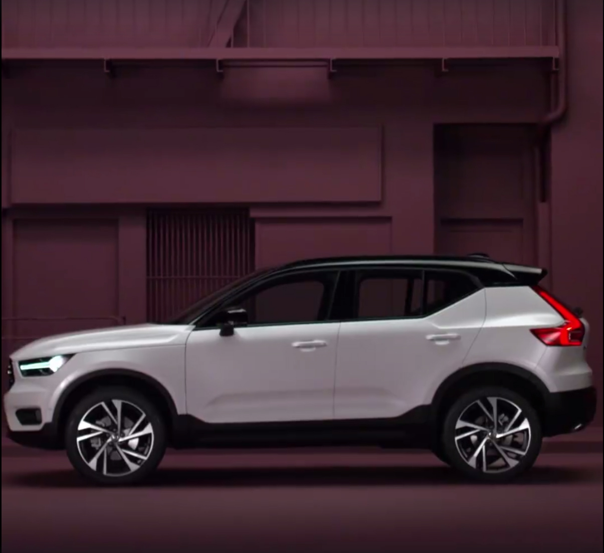 Volvo-XC40-7Carscoops