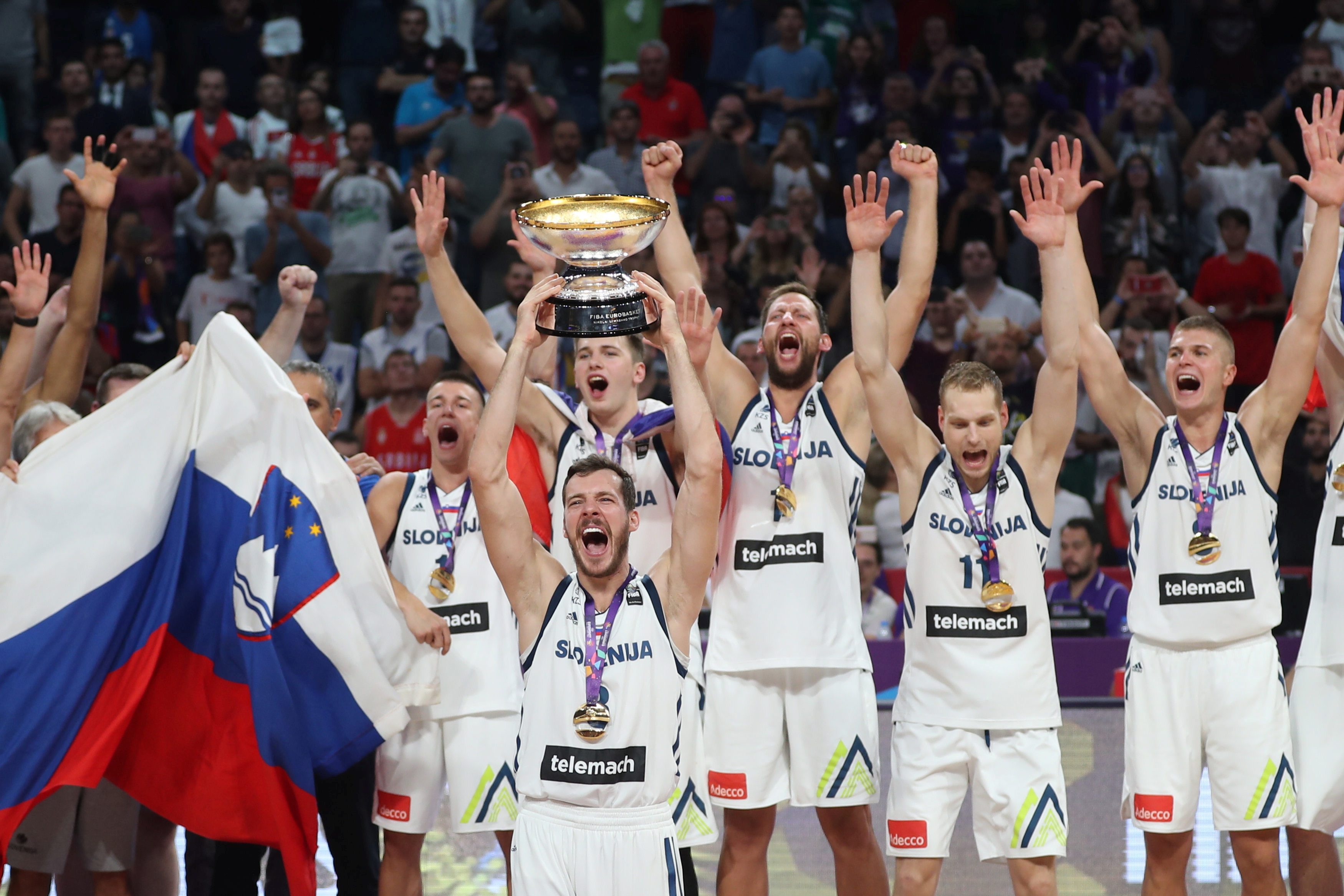 2017-09-17T213351Z_538631463_RC1638BE27D0_RTRMADP_3_BASKETBALL-EUROBASKET-FINAL