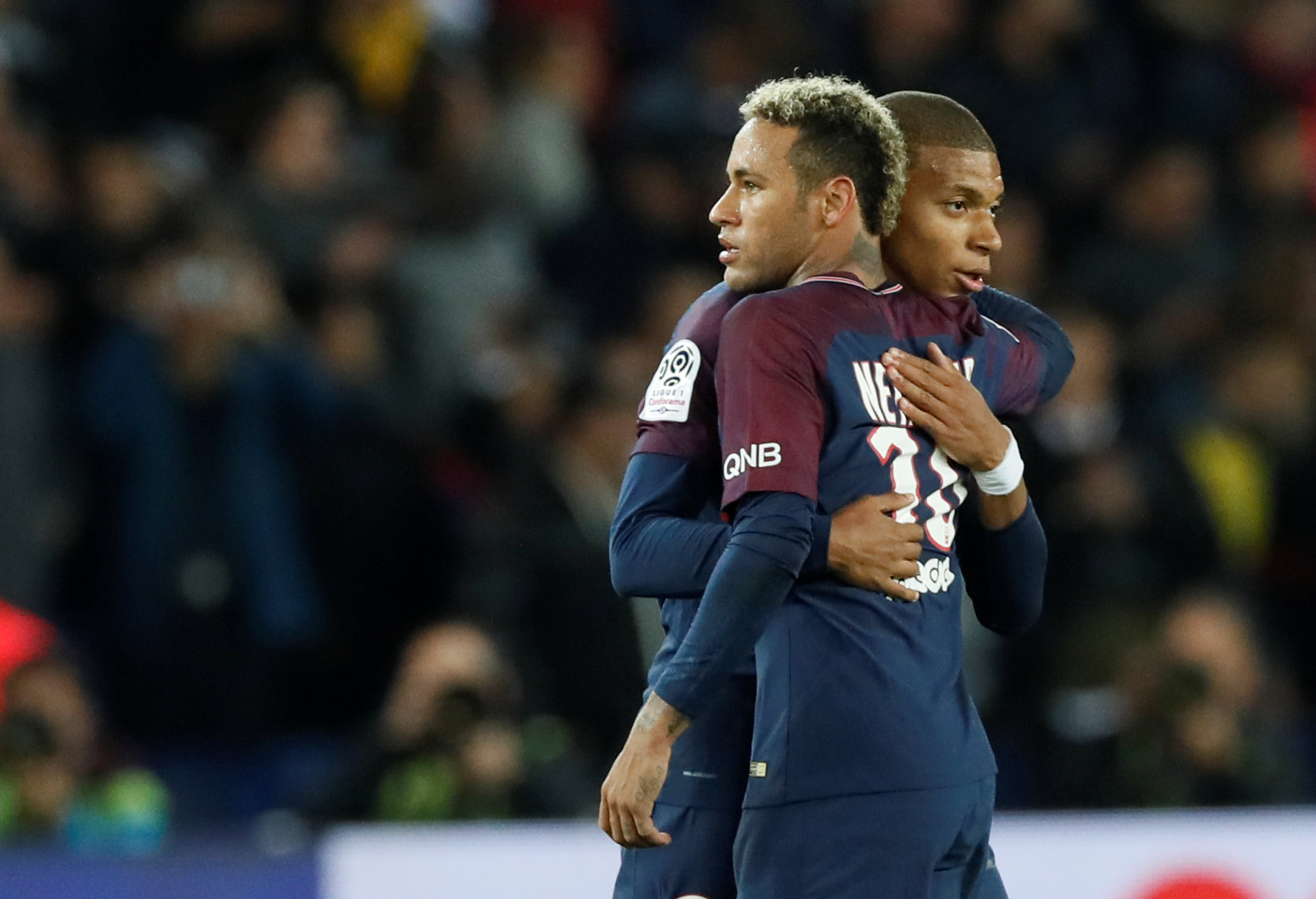 2017-09-17T205554Z_2015572098_RC122EC87830_RTRMADP_3_SOCCER-FRANCE-PSG-LYO