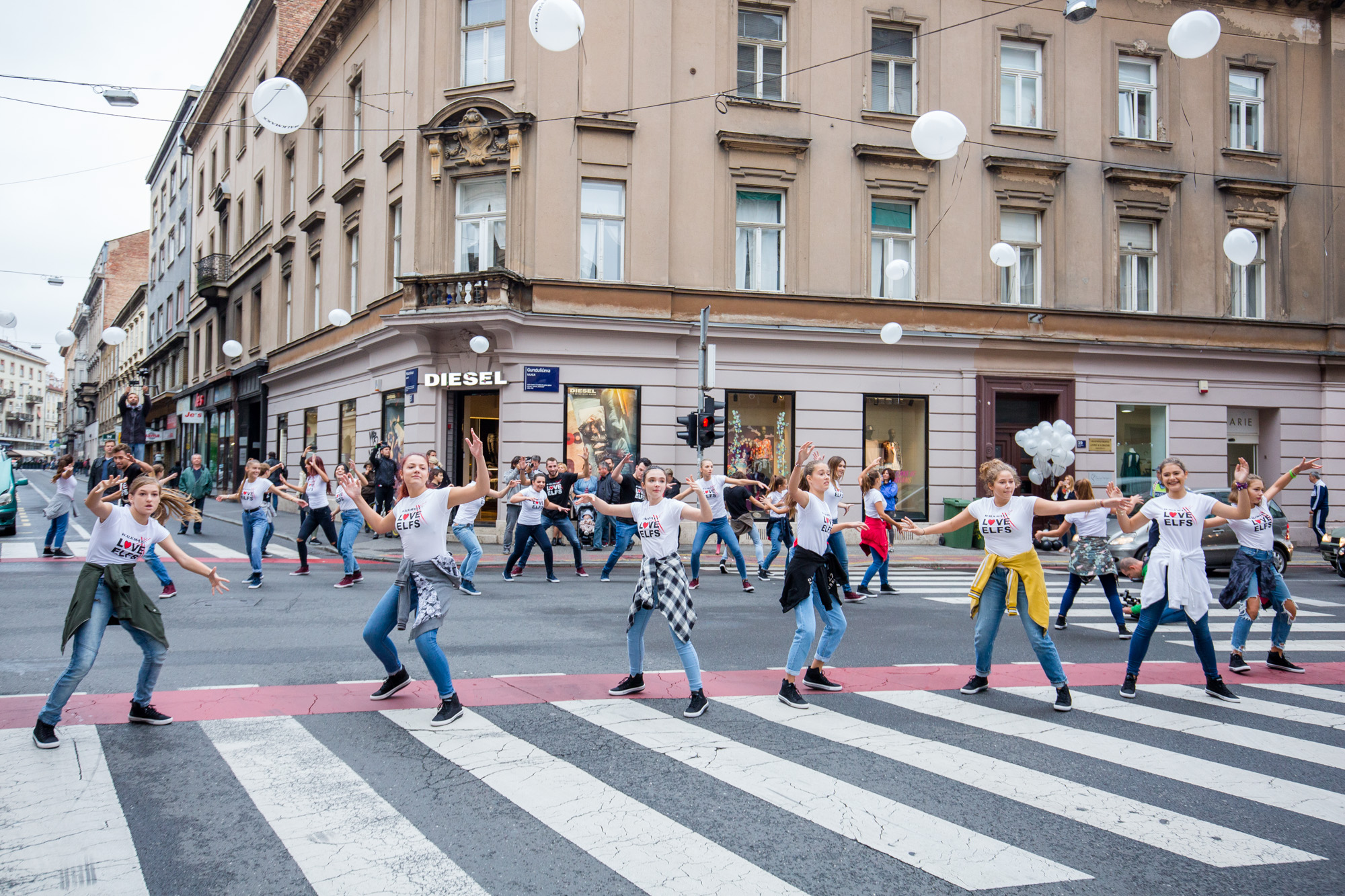 Walkmaxx revija - Atomic Dance Factory plesna grupa