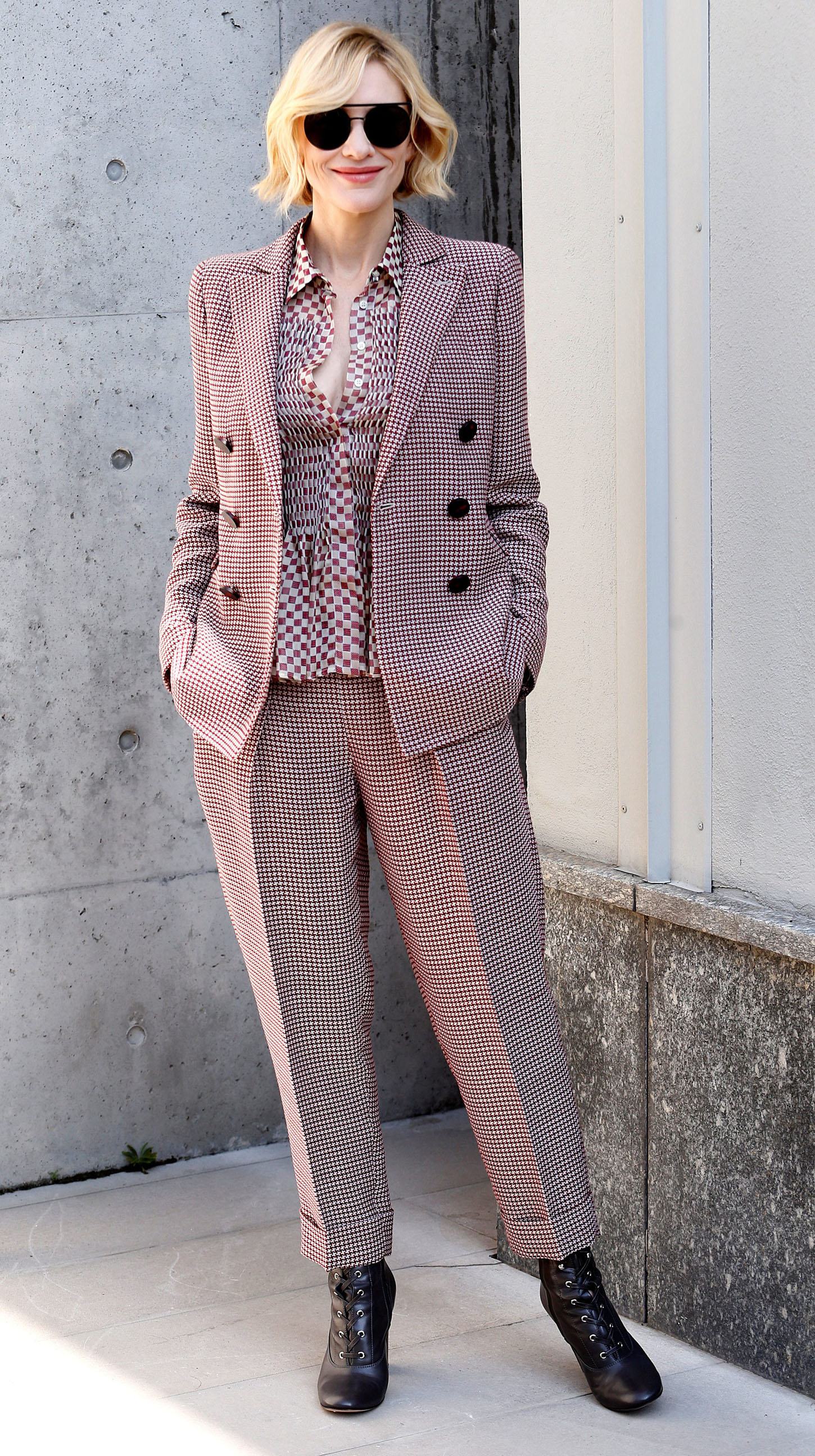 2017-09-22T112756Z_1613570416_RC1EC7E91820_RTRMADP_3_FASHION-MILAN-ARMANI