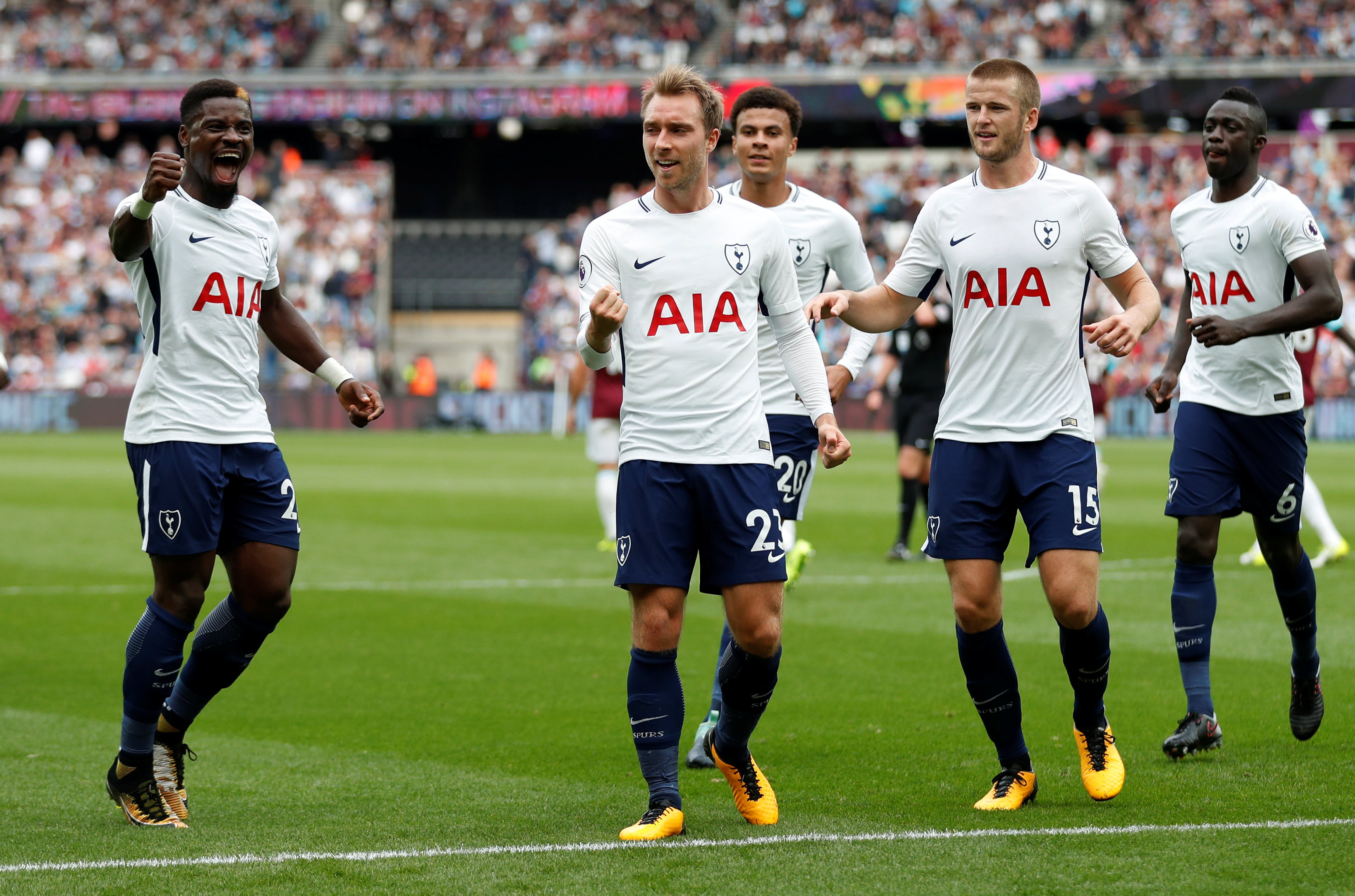 2017-09-23T125005Z_721584353_RC180FF83900_RTRMADP_3_SOCCER-ENGLAND-WHU-TOT