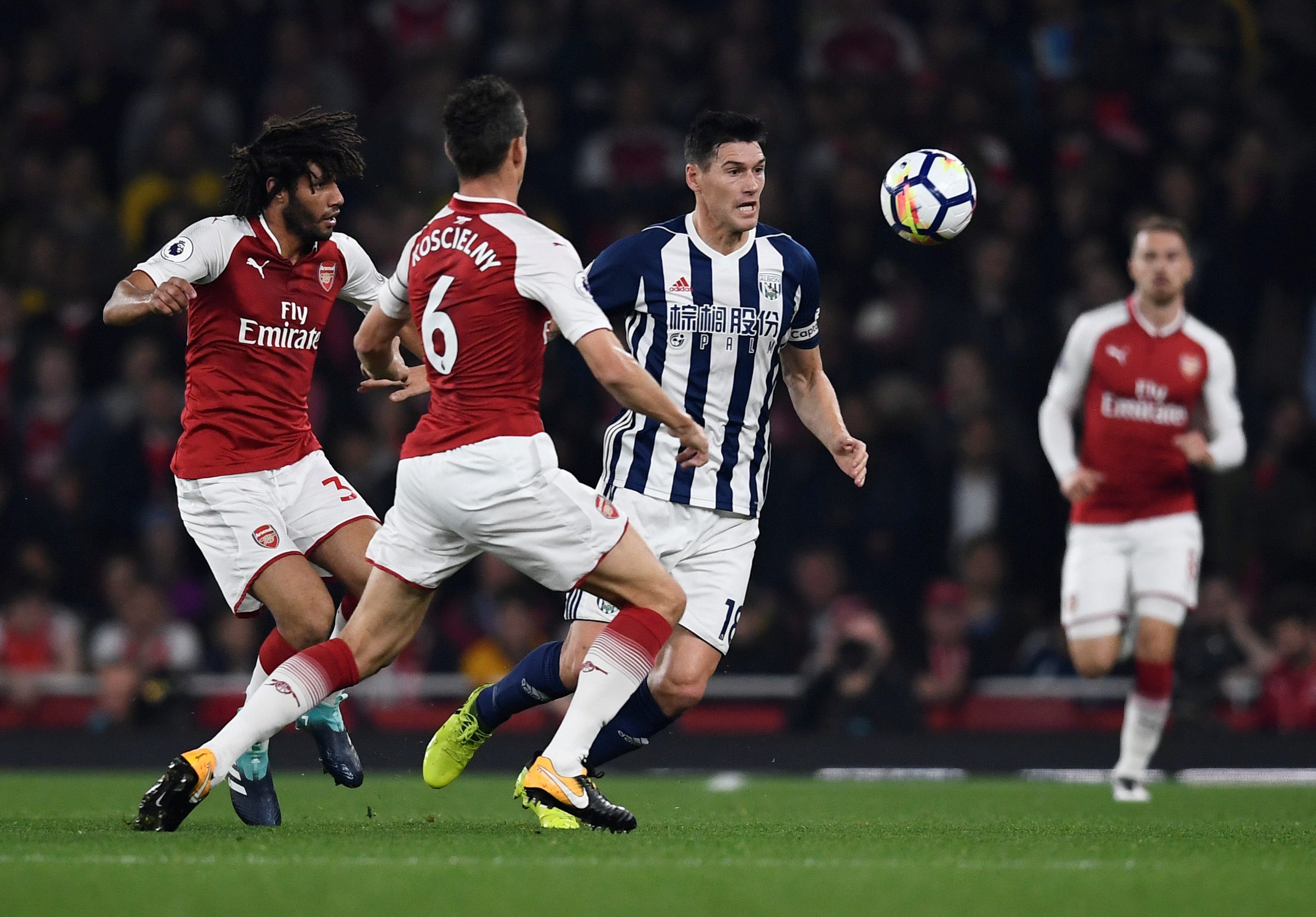 2017-09-25T191646Z_2132537699_RC17B0743030_RTRMADP_3_SOCCER-ENGLAND-ARS-WBA