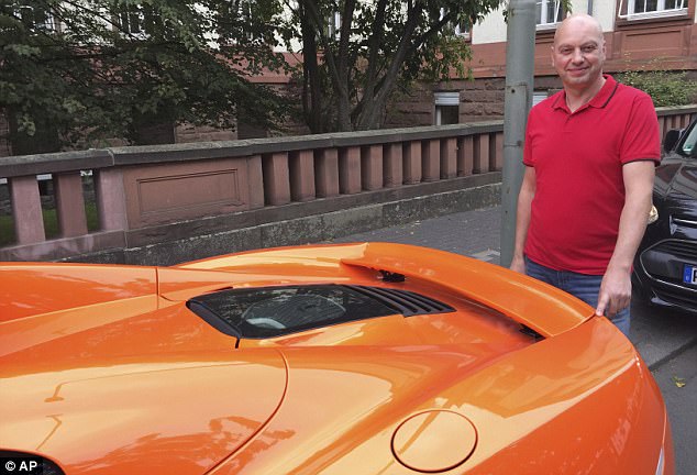 44D1B33B00000578-4928472-image-a-1_1506617335262