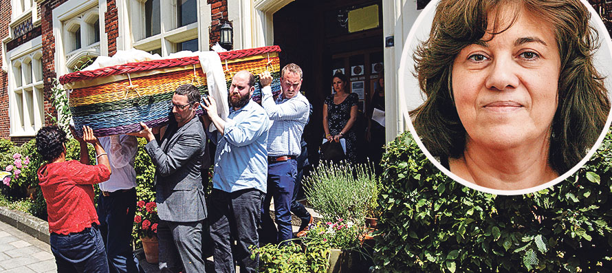 Karmen Lončarek (u krugu)