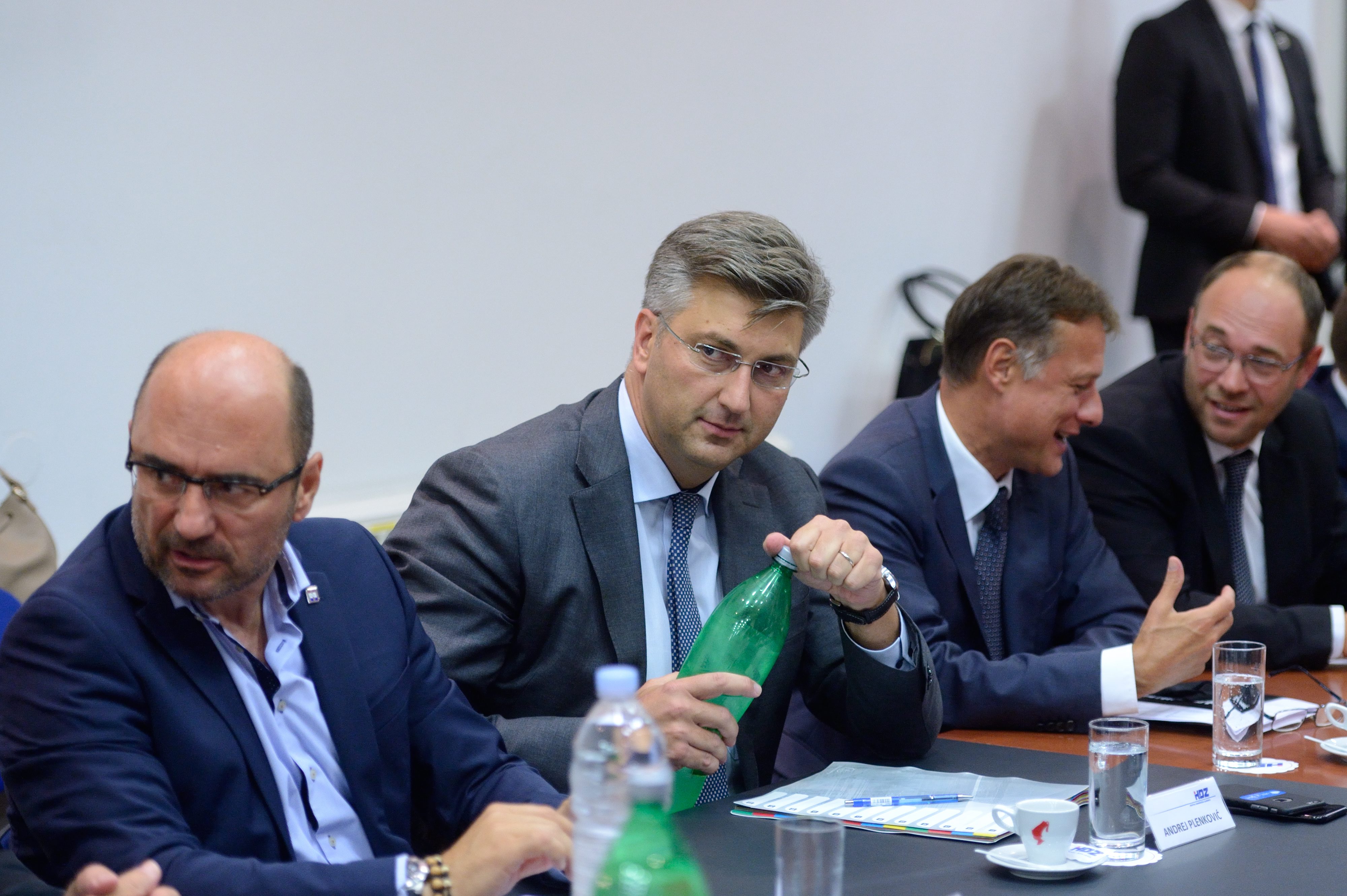 hdz_predsjednistvo20-040917
