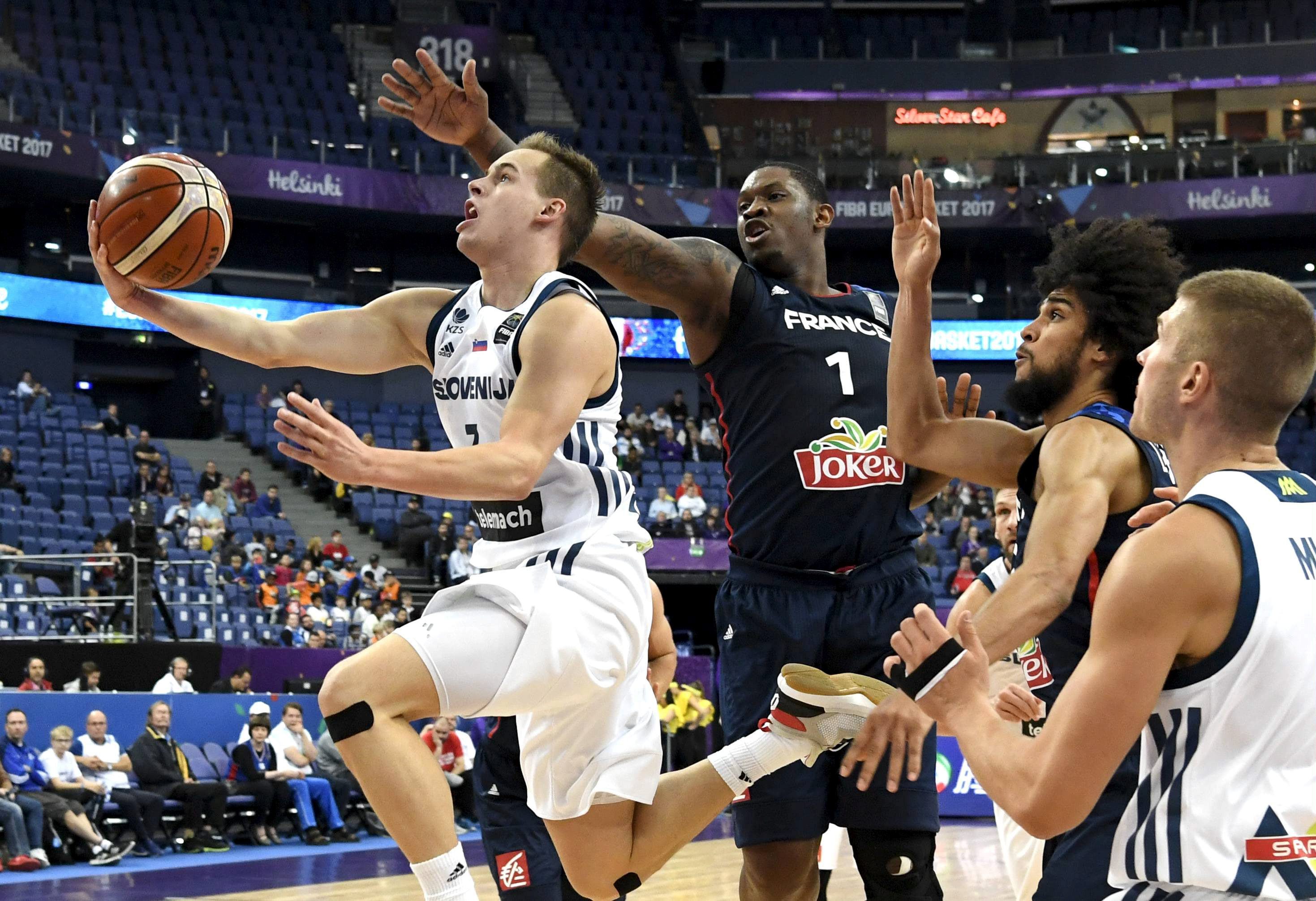 2017-09-06T135830Z_1433147283_RC16DF56E690_RTRMADP_3_BASKETBALL-EUROBASKET-SVN-FRA