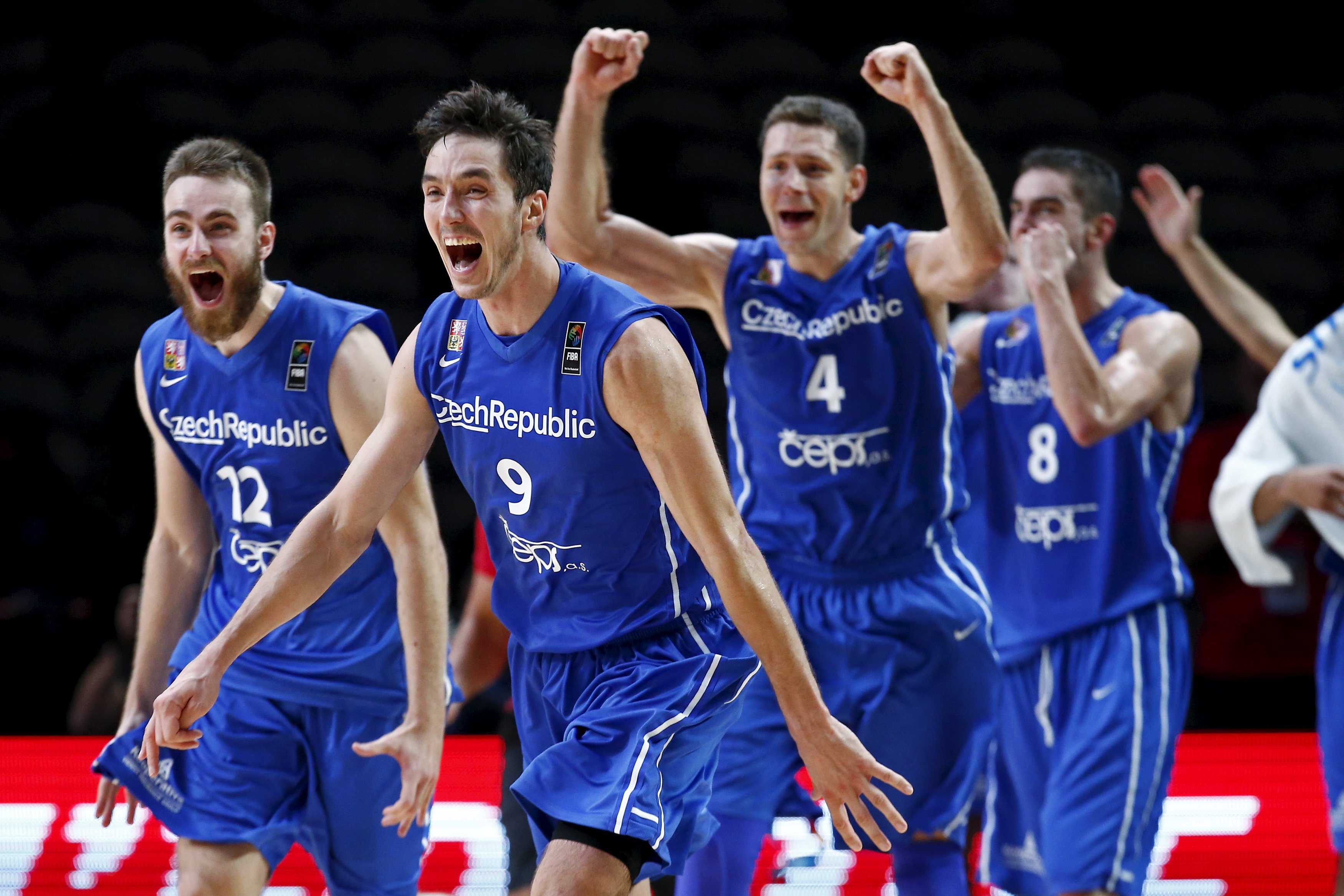 2015-09-13T115653Z_1379864343_GF10000204197_RTRMADP_3_BASKETBALL-EUROPEAN