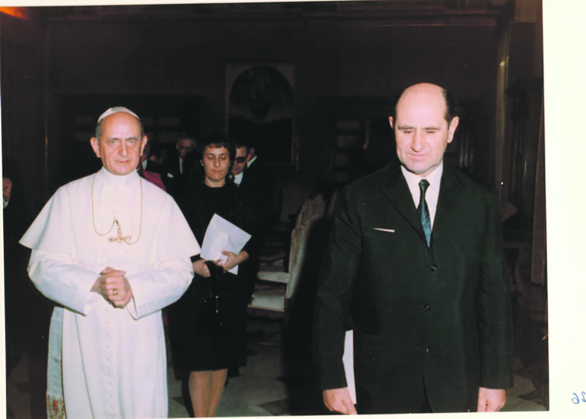 Spiljak---izlazak-iz-knjiznice