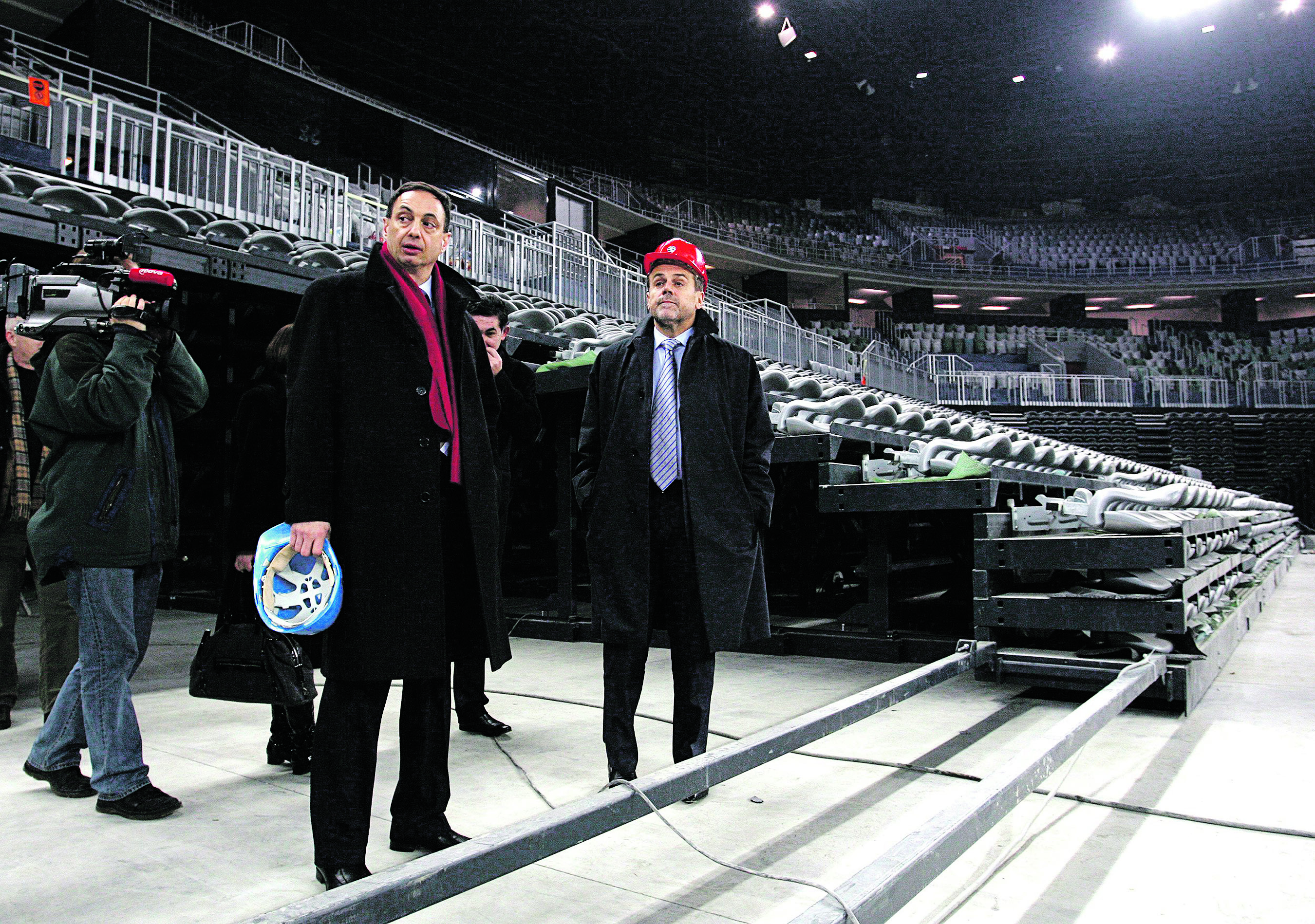 Milan Bandić i Igor Oppenheim u obilasku gradilišta Arene Zagreb  2008.