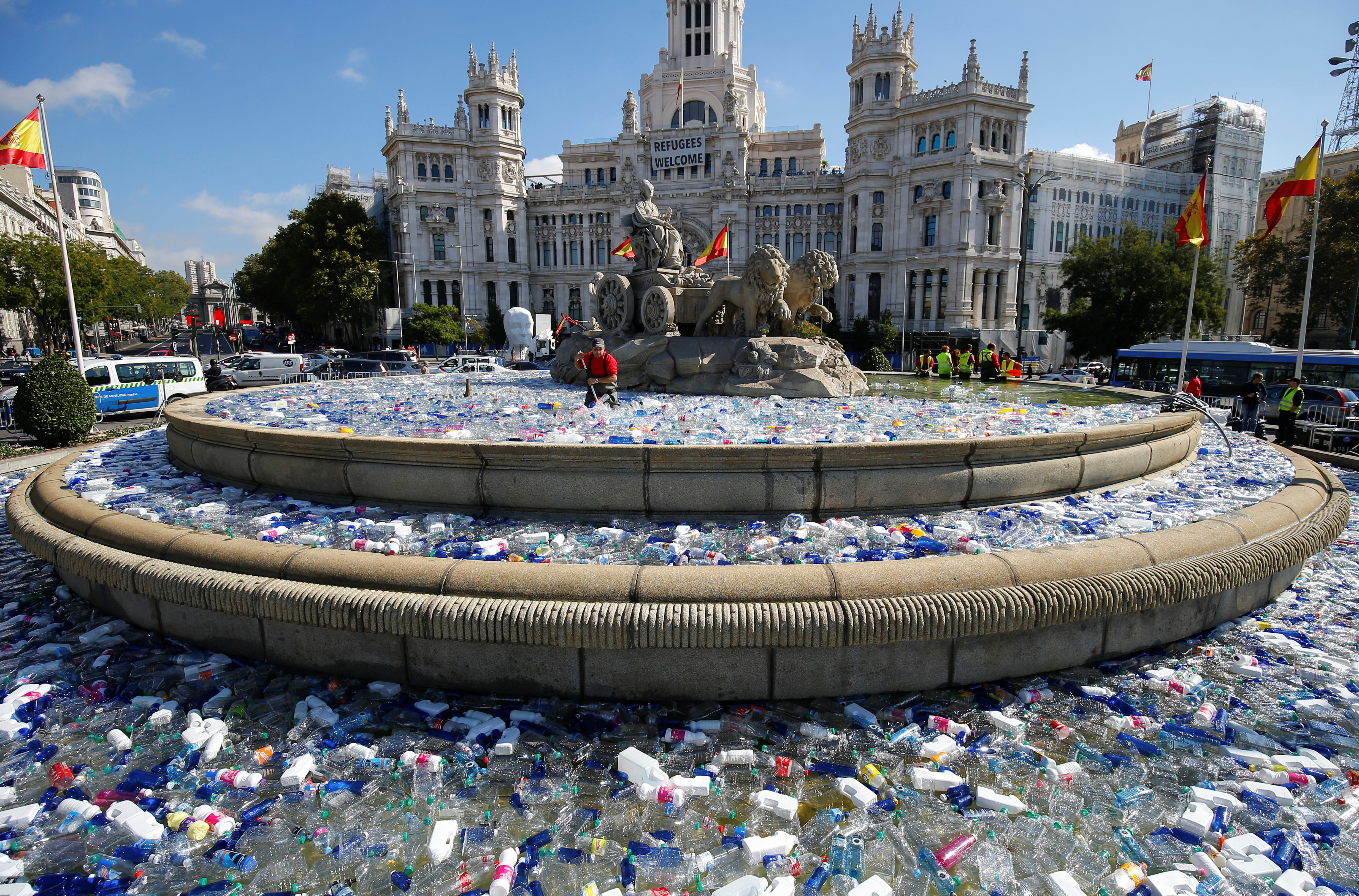 Fotografija je snimljena 20. listopada 2017. godine u fontani  Cibeles u Madridu, kad je ona bila dio umjetničke instalacije