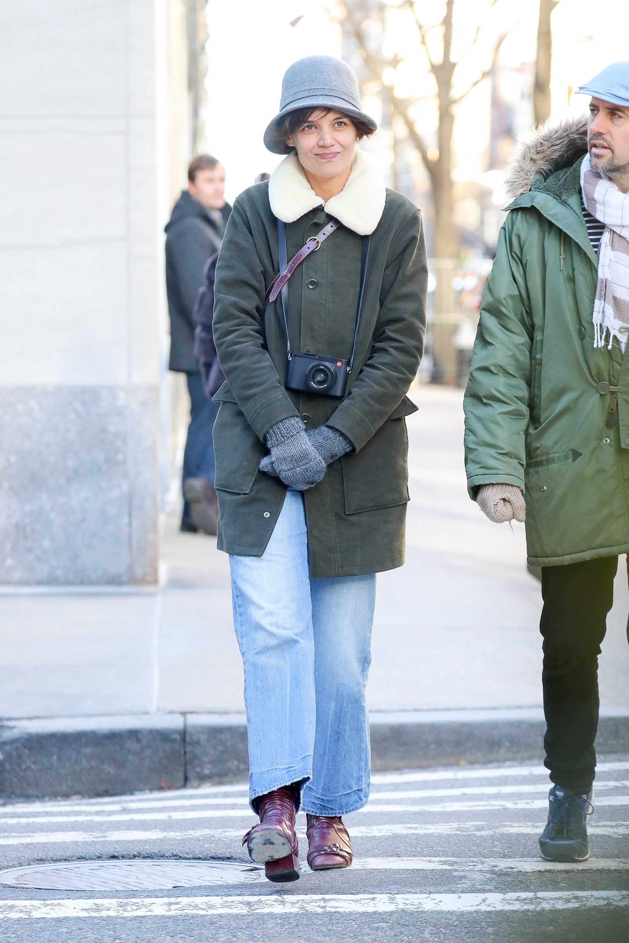 katieHolmes03NoMAKEUP