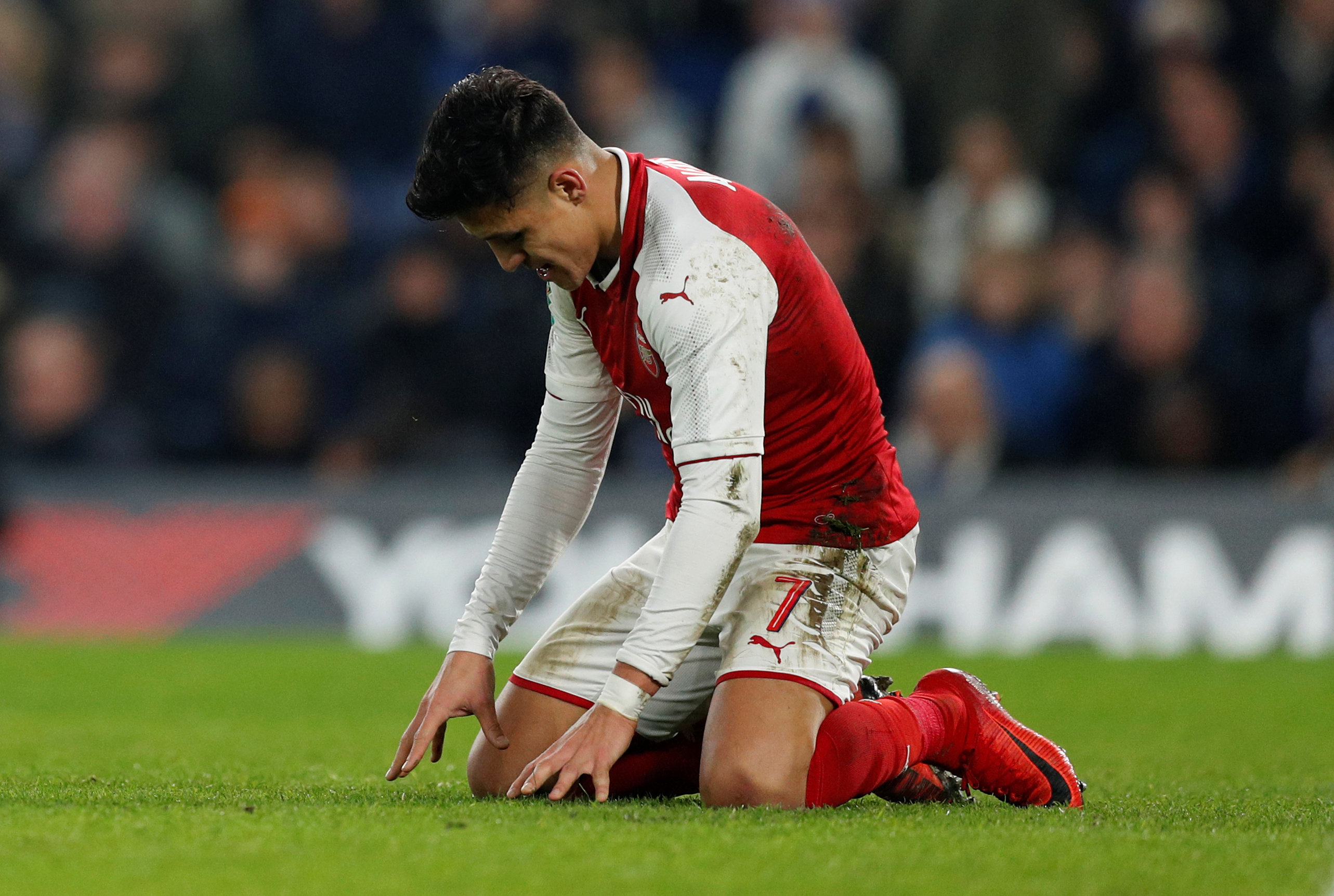 2018-01-10T215802Z_1620390746_RC1A3AB62E90_RTRMADP_3_SOCCER-ENGLAND-CHE-ARS