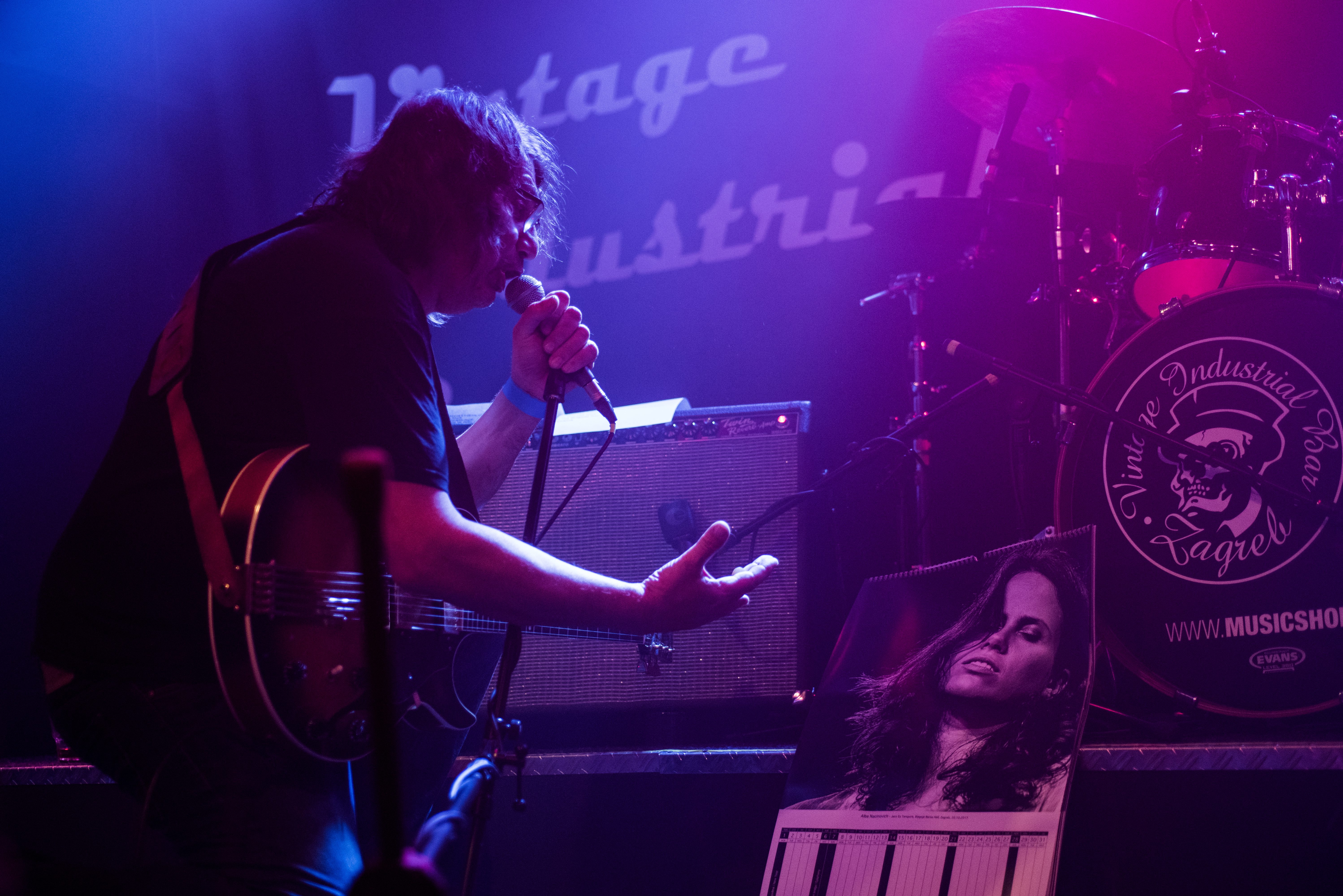 Rambo Amadeus u Vintage Industrial Baru održao koncert s izabranim pjesmama iz svog 30-godišnjeg opusa